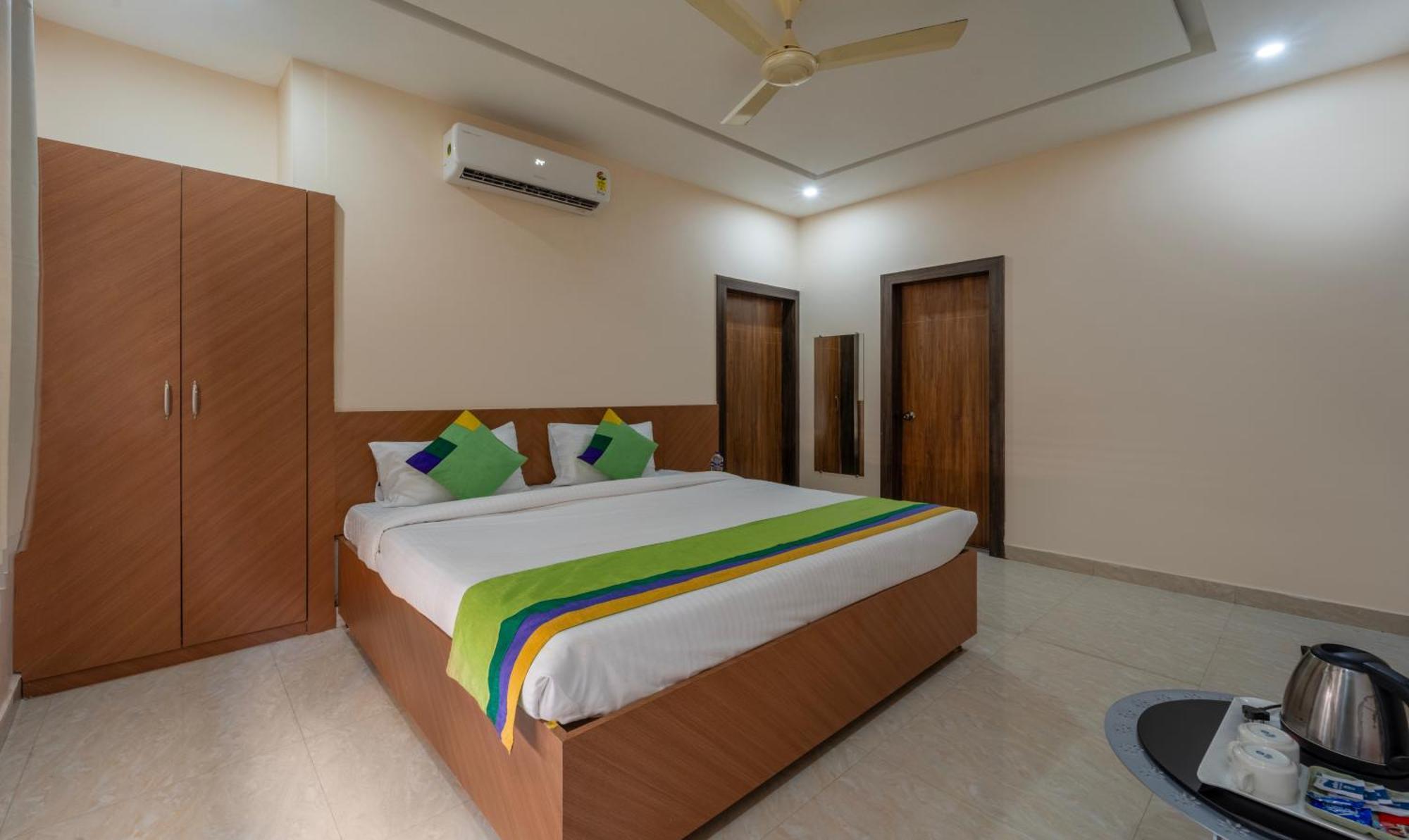 Treebo Raj Palace 3* Varanasi