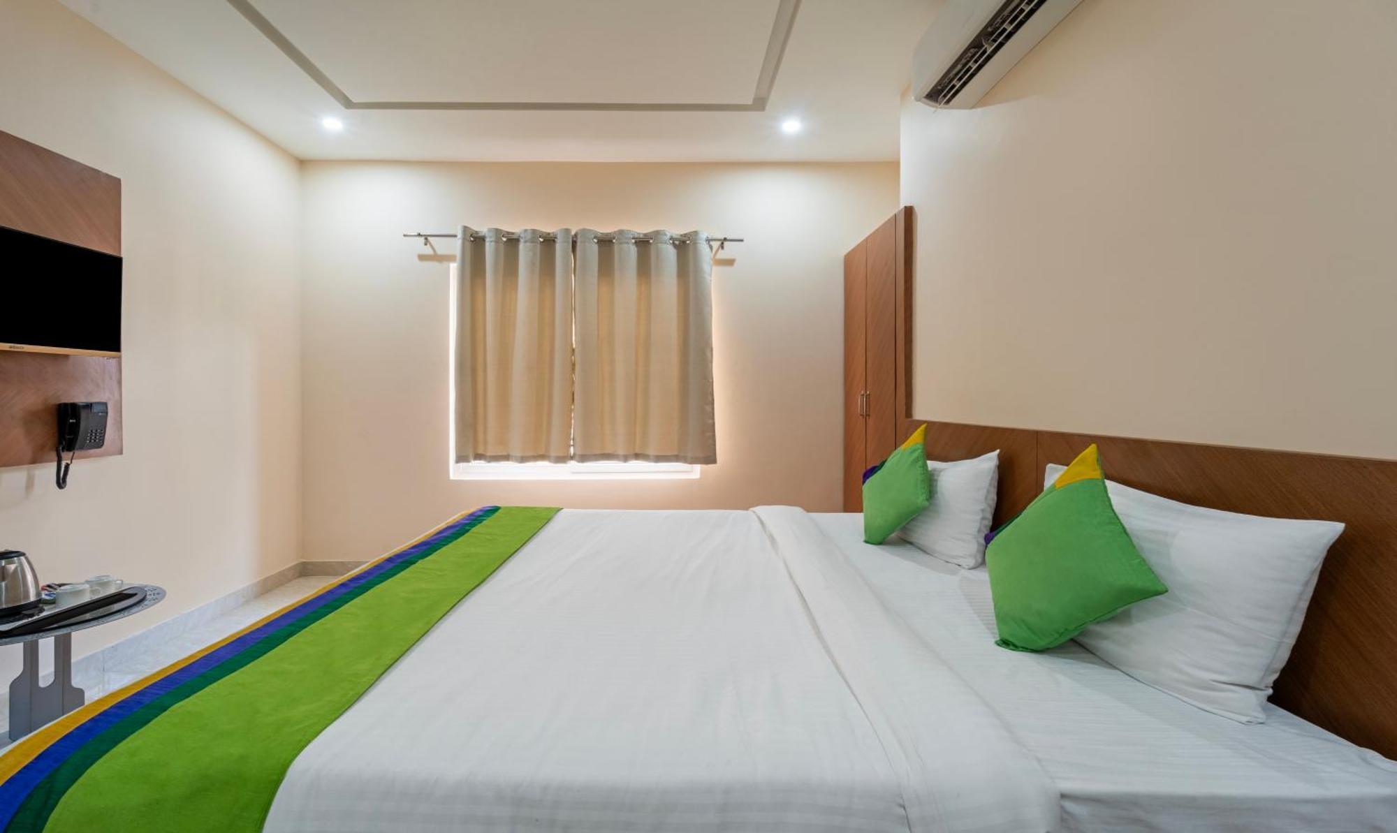 Hotel Treebo Raj Palace 3*