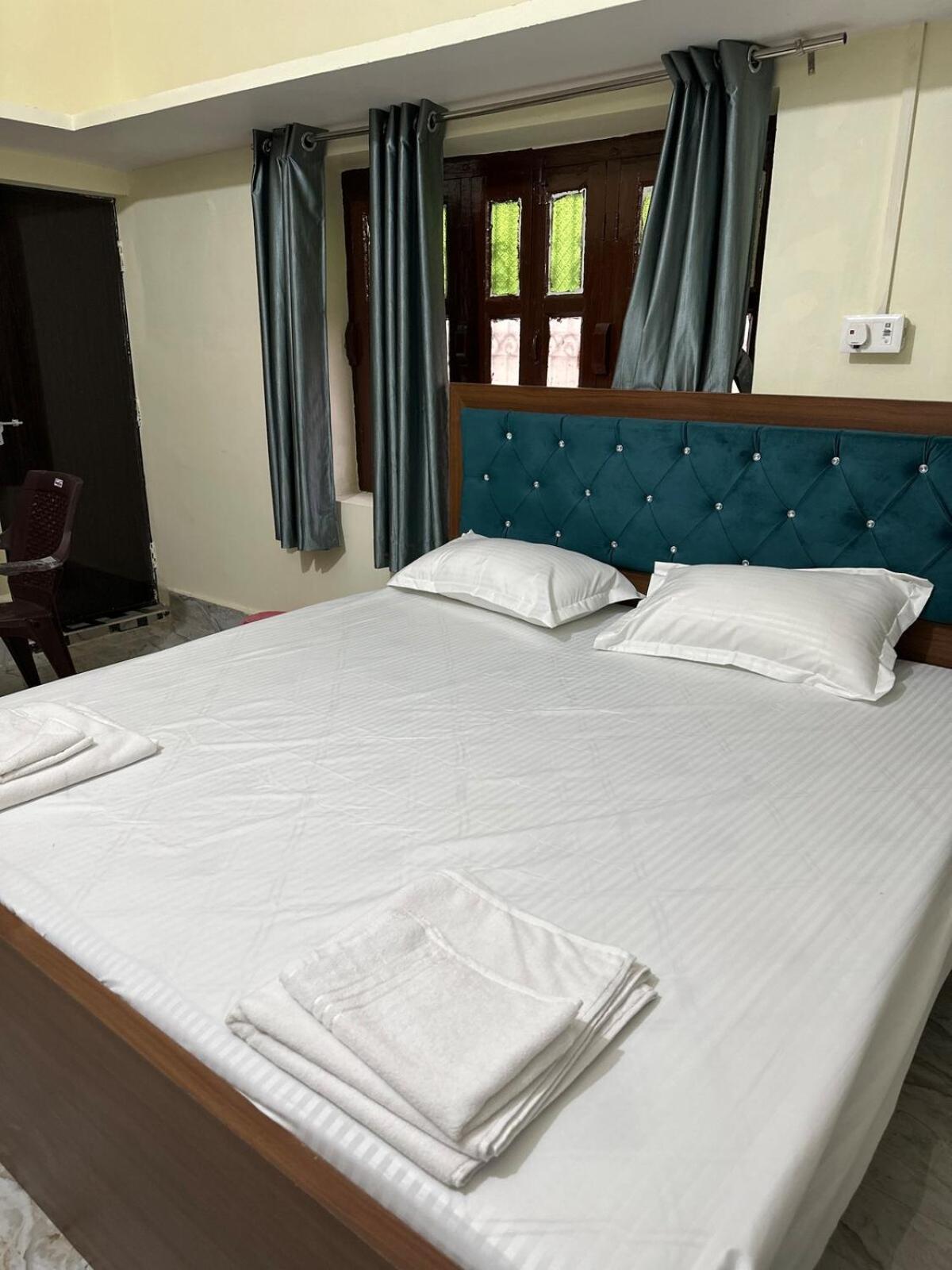Vijaya Nagaram Radhe Krishna ,ganga 1km Holiday home *