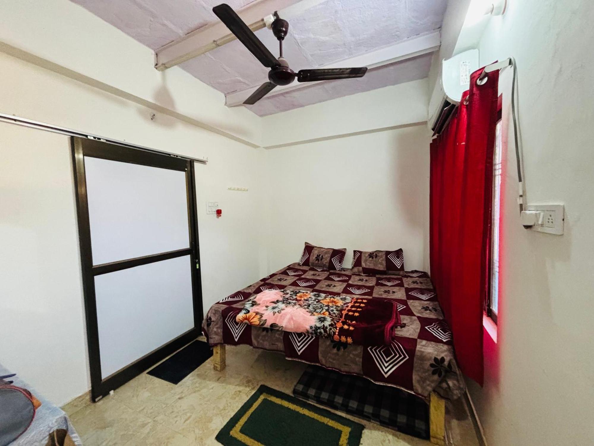 Shri Kashika Guest house