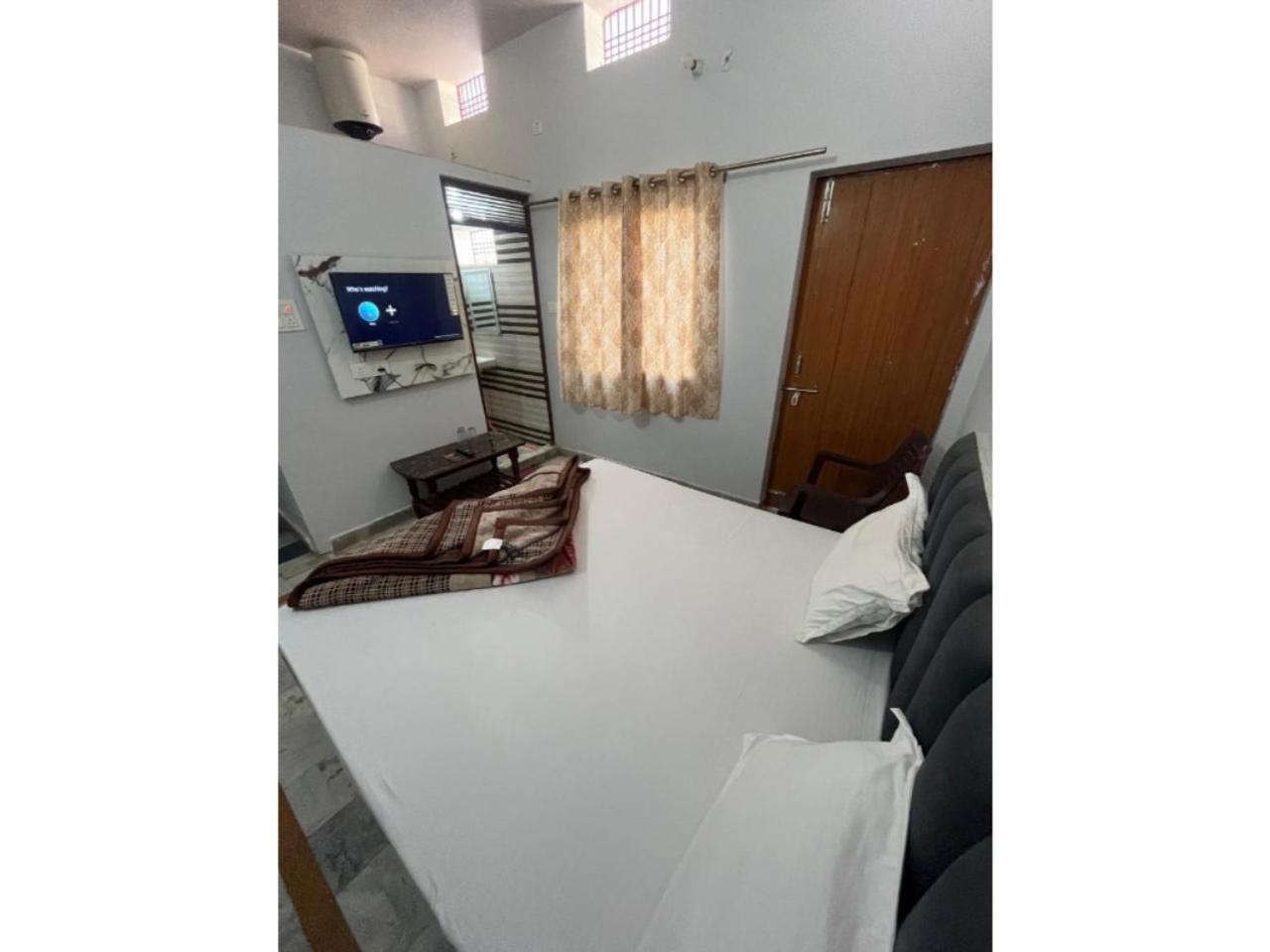 Hotel Shivaa Aashram Near Kashi Temple With Free Internet Service 2*