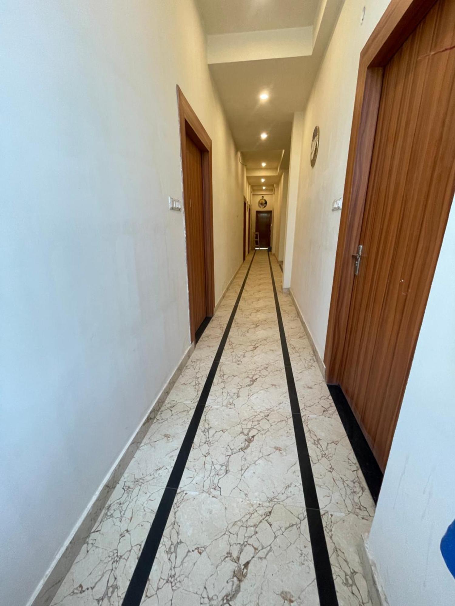 Tridev Near Railway Station & 2km From Kashi Vishwanath Temple *
