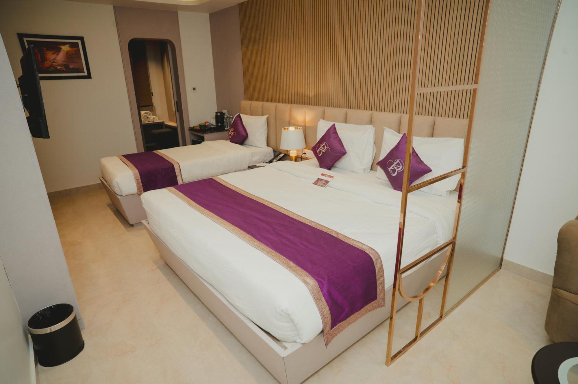 Balaji Palace Kashi 3*