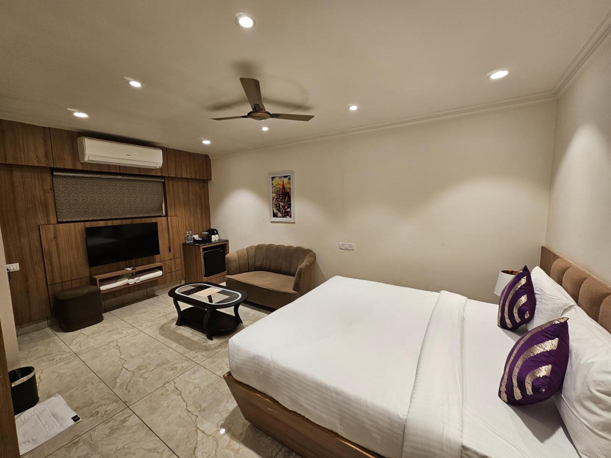 Hotel Balaji Palace Kashi
