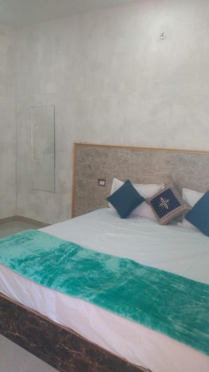 Shree Ramesht Paying , Guest house