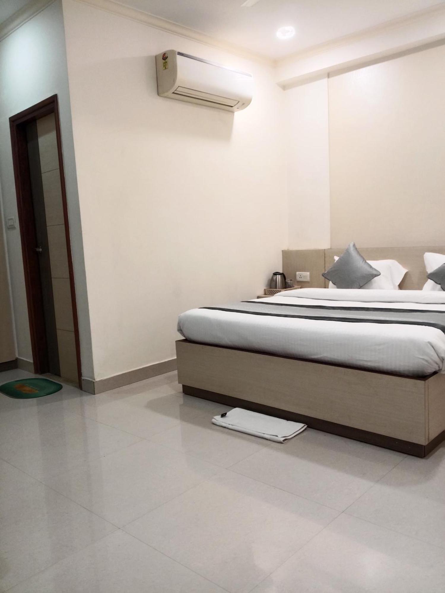 Hari Haran Prestige Hotel 4*