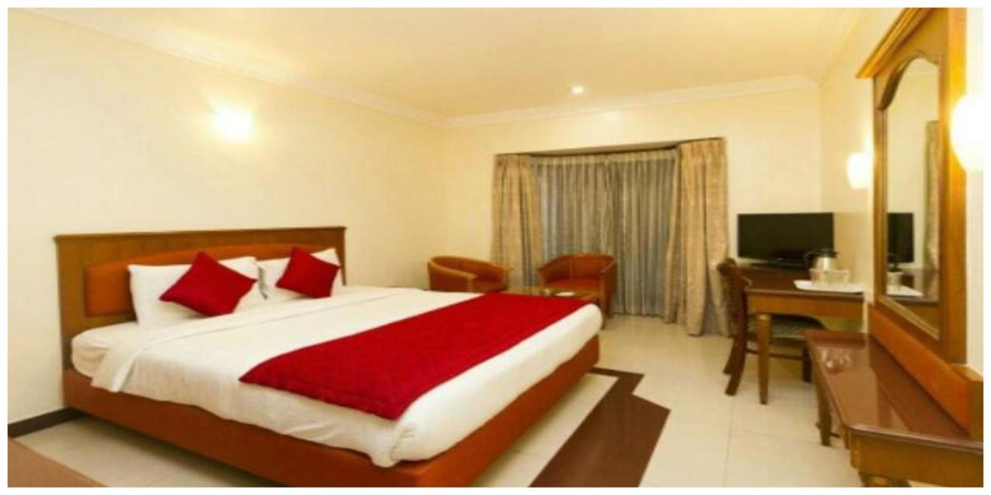 Hotel Premium Ashiyana Palace - Shree Kashi Vishwanath Temple - Fully Air Conditioned - Varanasi