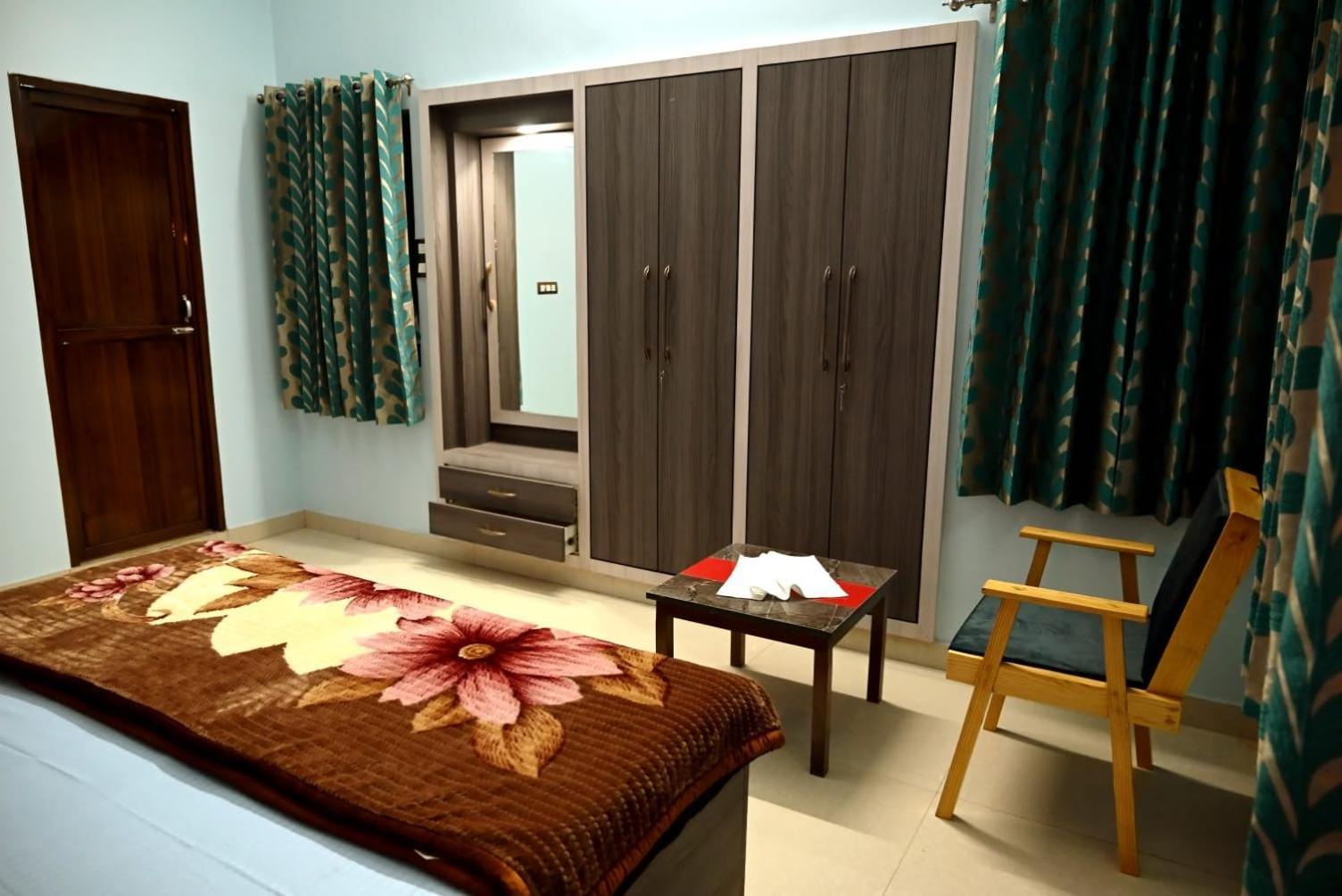 Guest house Elephant House - *