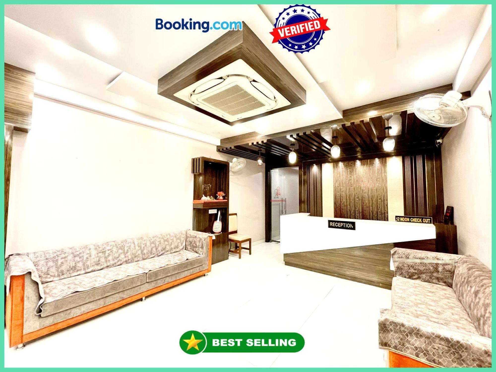 Hotel Nandini Palace ! ! ! Fully-air-conditioned-hotel Family-friendly-hotel, Near-kashi-vishwanath-temple And Ganga Ghat 4*