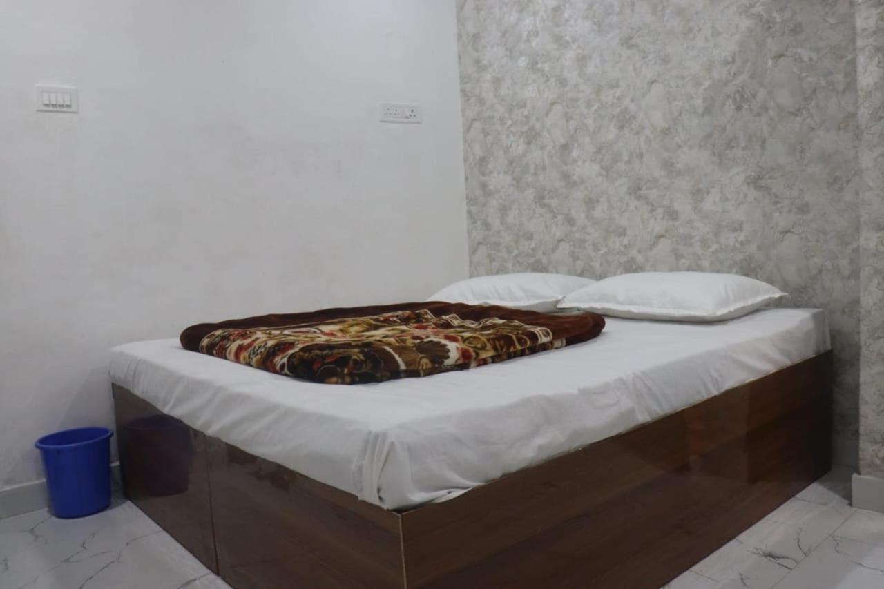 Shree Ambey Paying Varanasi