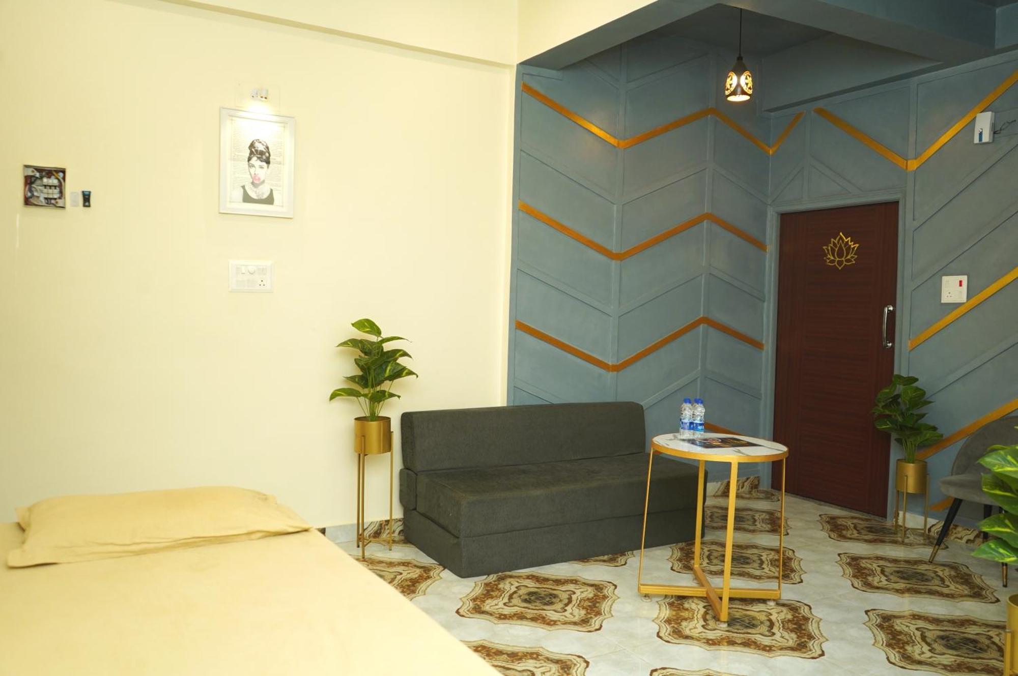 Apartment Golden Lotus