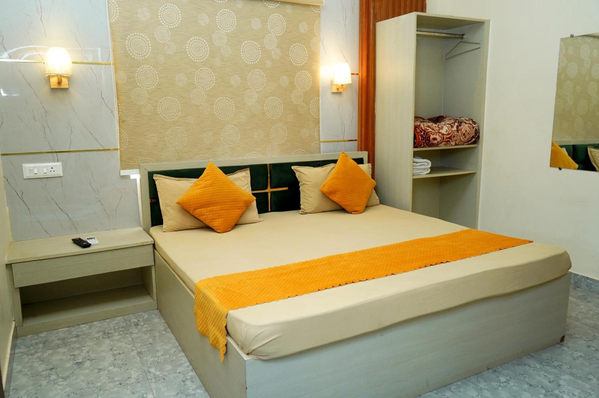 Apartment Golden Lotus