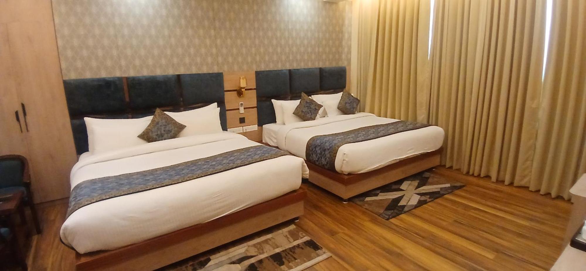 Hotel Mantavya - Near Bhu Campus