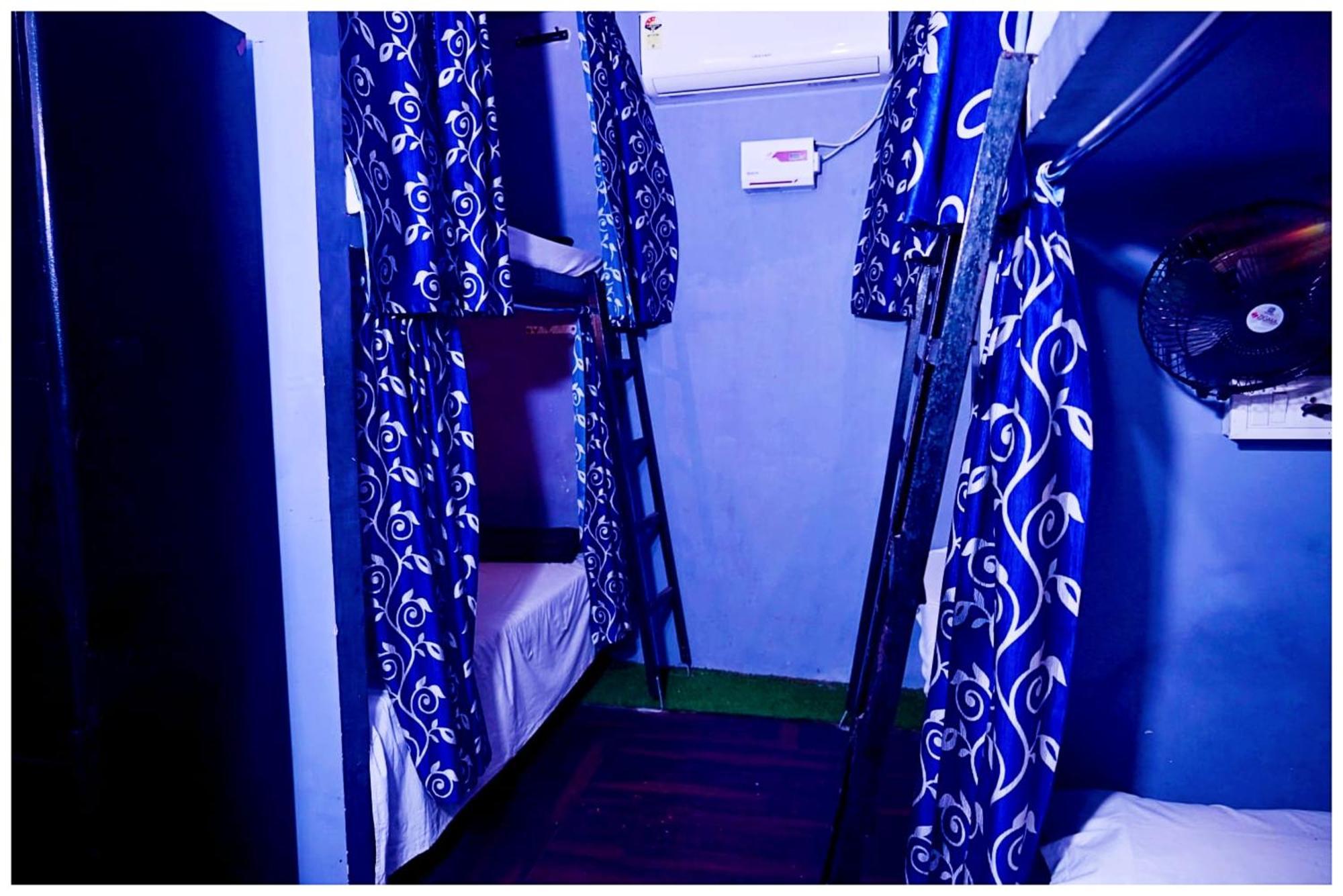 Hotel Budget Banaras # Rest Near Ganga River & Kashi Vishwanath Temple - Fully Air Conditioned With Wi-fi #prime Location - Seller In 4*