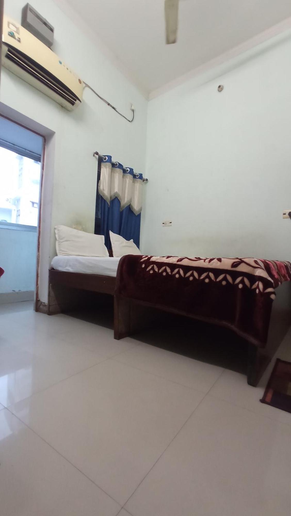 7 Seas Guest house Varanasi