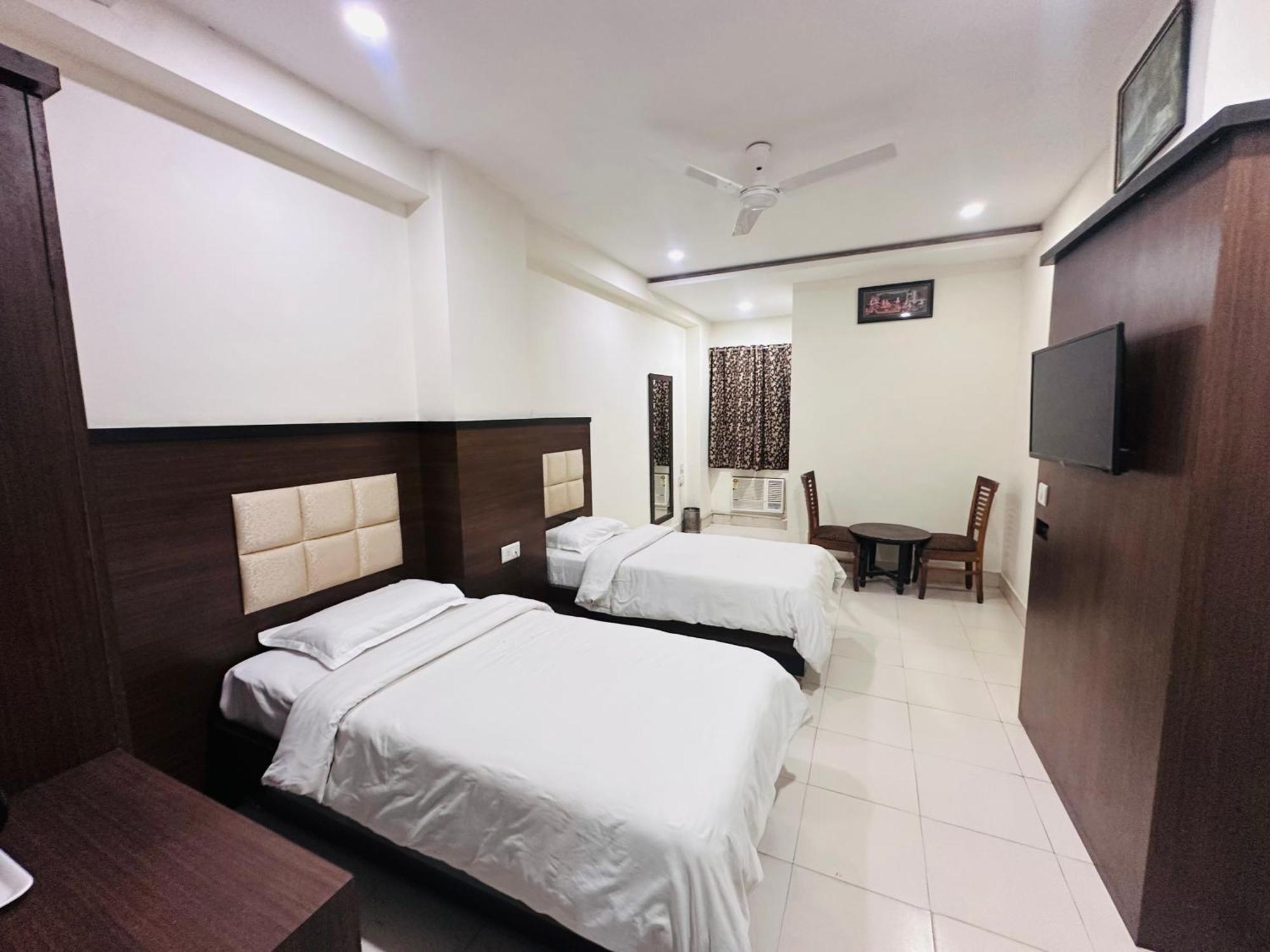 Ok International Hotel Varanasi