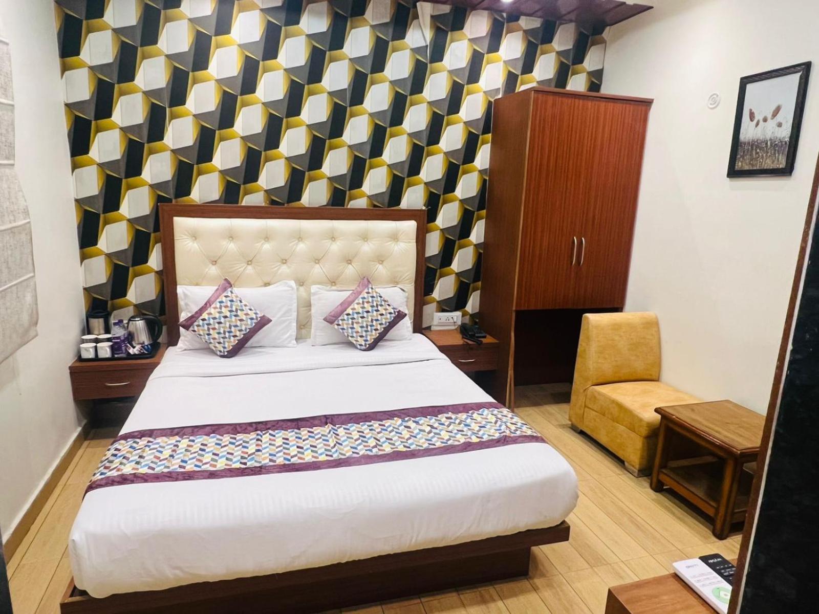 S V Grand 3* Varanasi