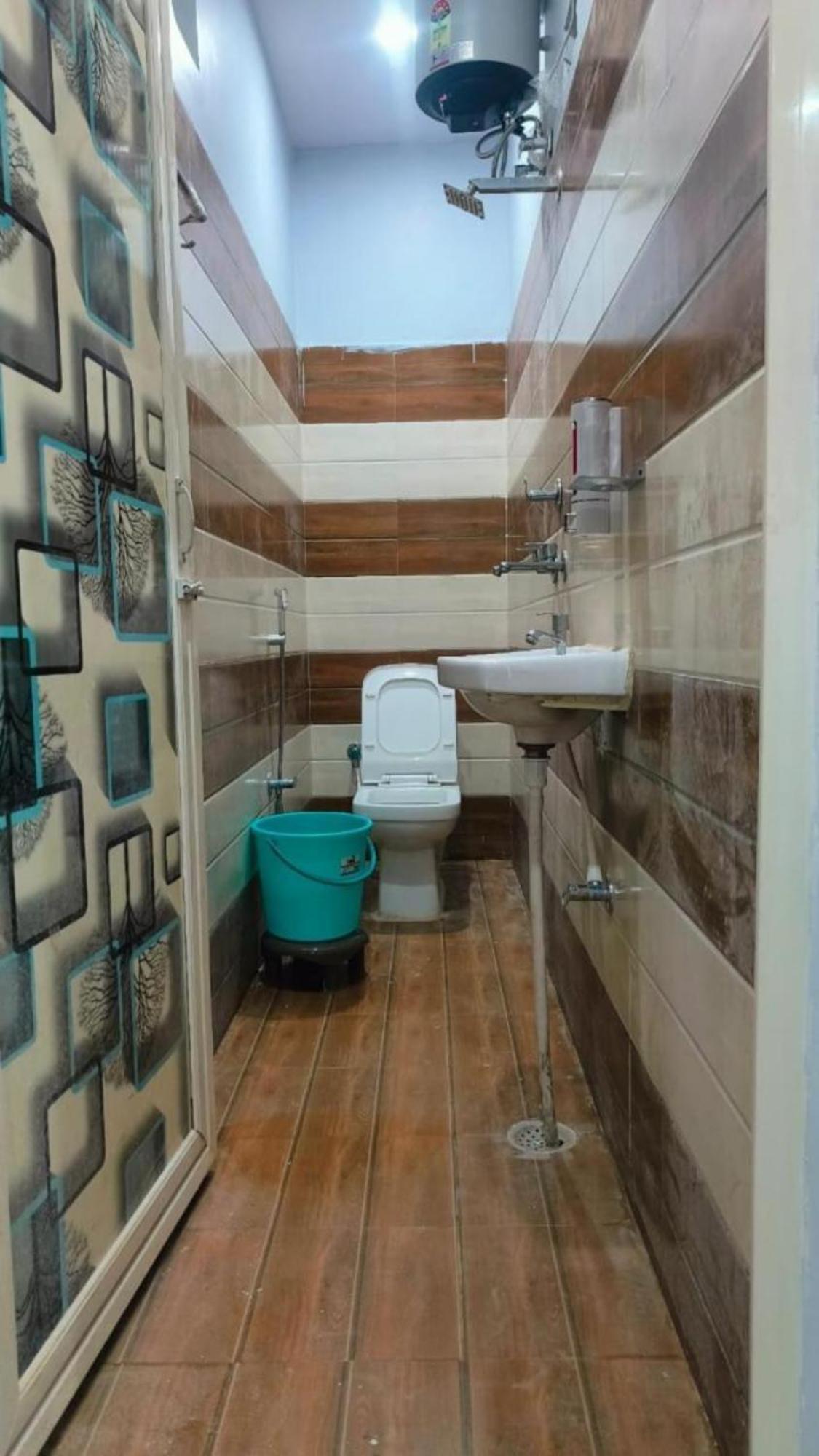 Hotel Shivaa Aashram Near Kashi Temple With Free Internet Service Varanasi