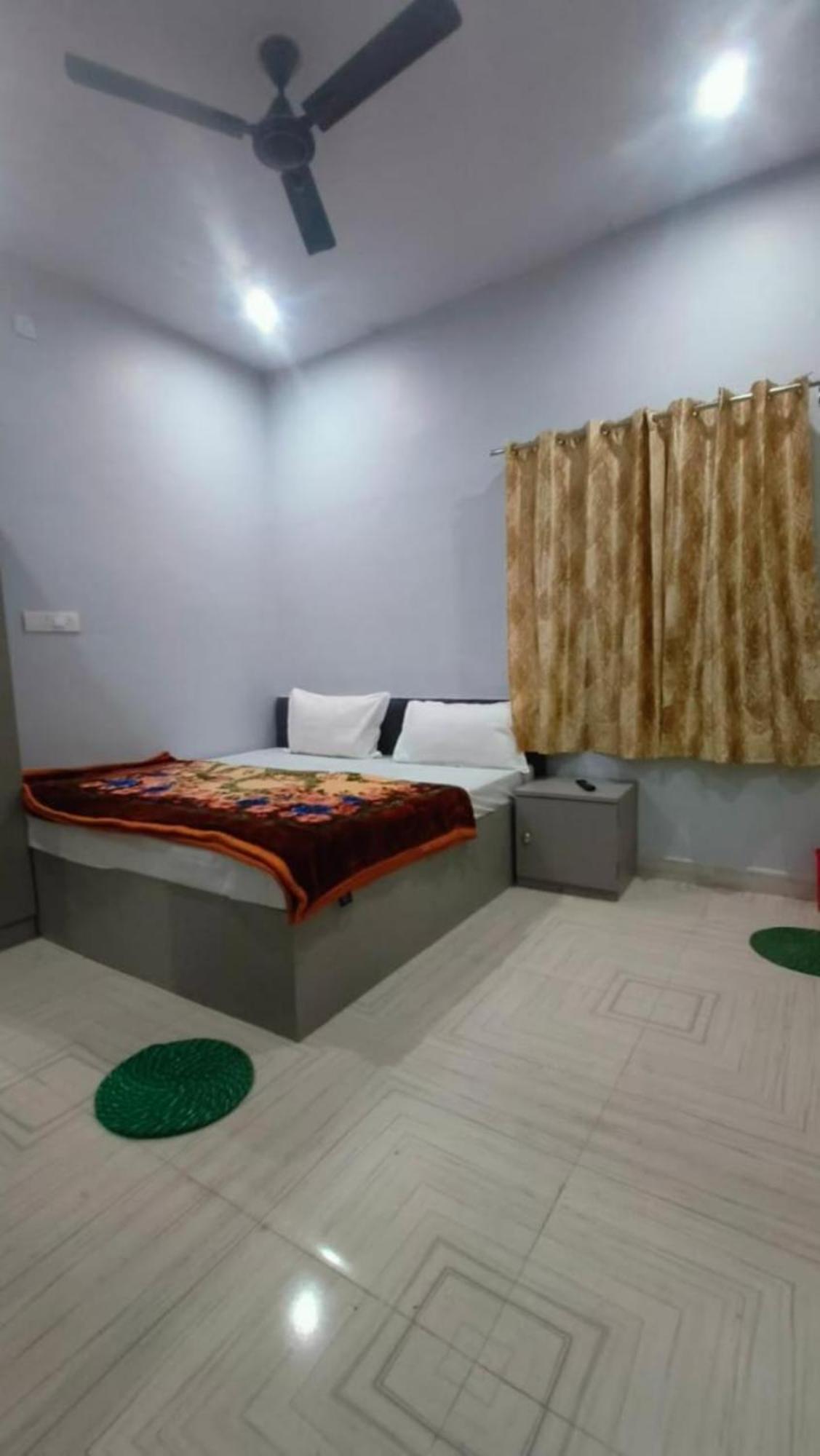 Hotel Shivaa Aashram Near Kashi Temple With Free Internet Service Hotel 2*