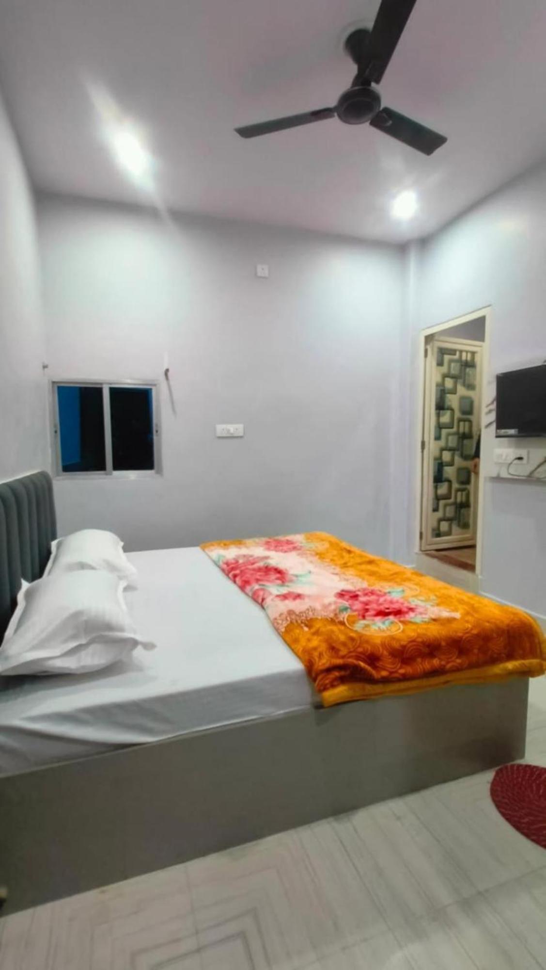 Hotel Hotel Shivaa Aashram Near Kashi Temple With Free Internet Service 2*