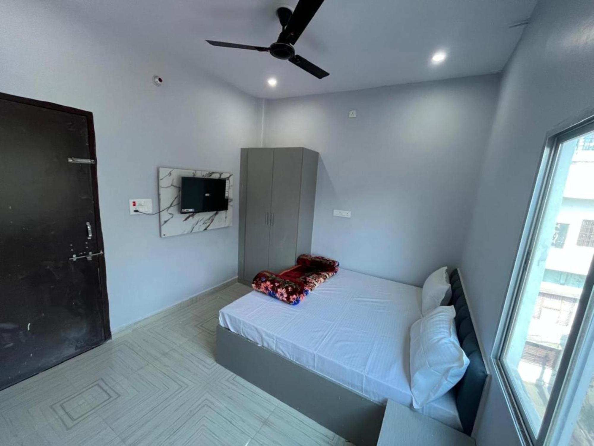 Hotel Hotel Shivaa Aashram Near Kashi Temple With Free Internet Service 2*