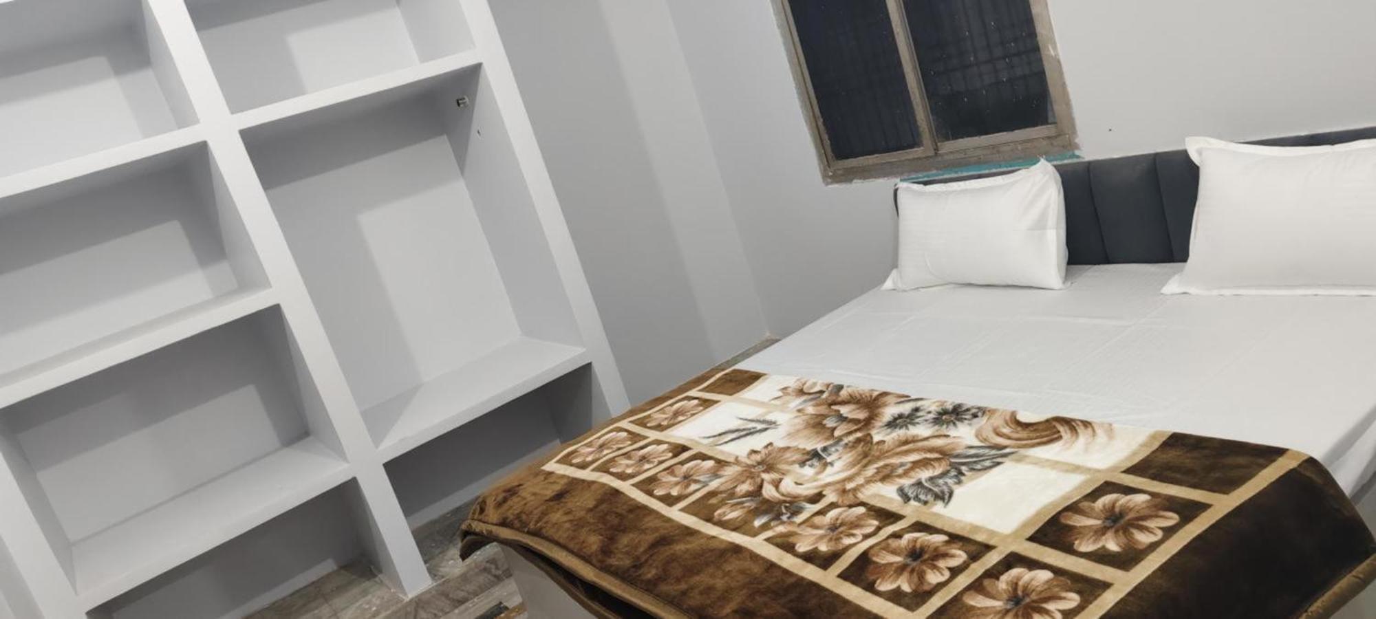 Hotel Hotel Shivaa Aashram Near Kashi Temple With Free Internet Service 2*