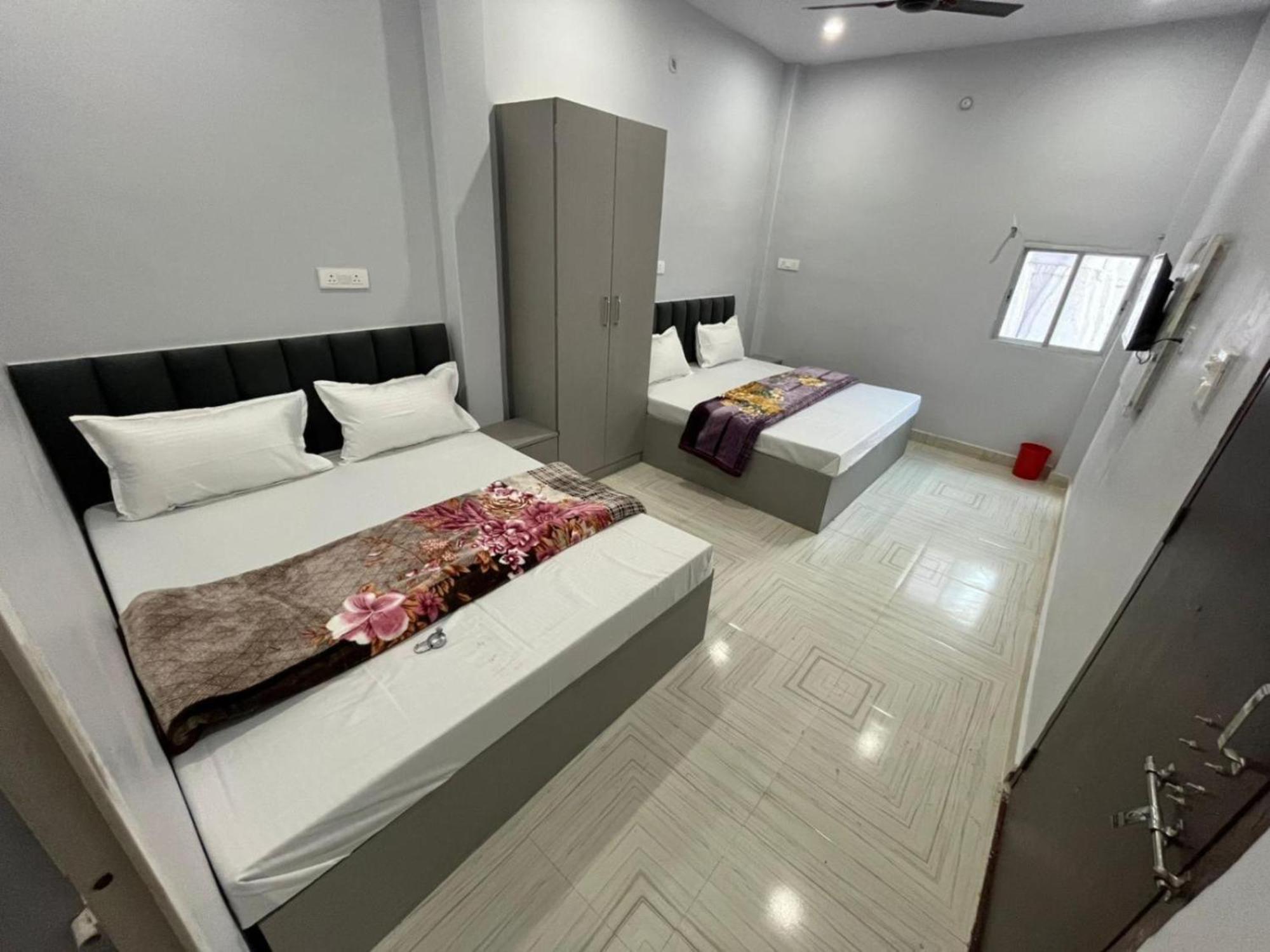 Hotel Hotel Shivaa Aashram Near Kashi Temple With Free Internet Service 2*