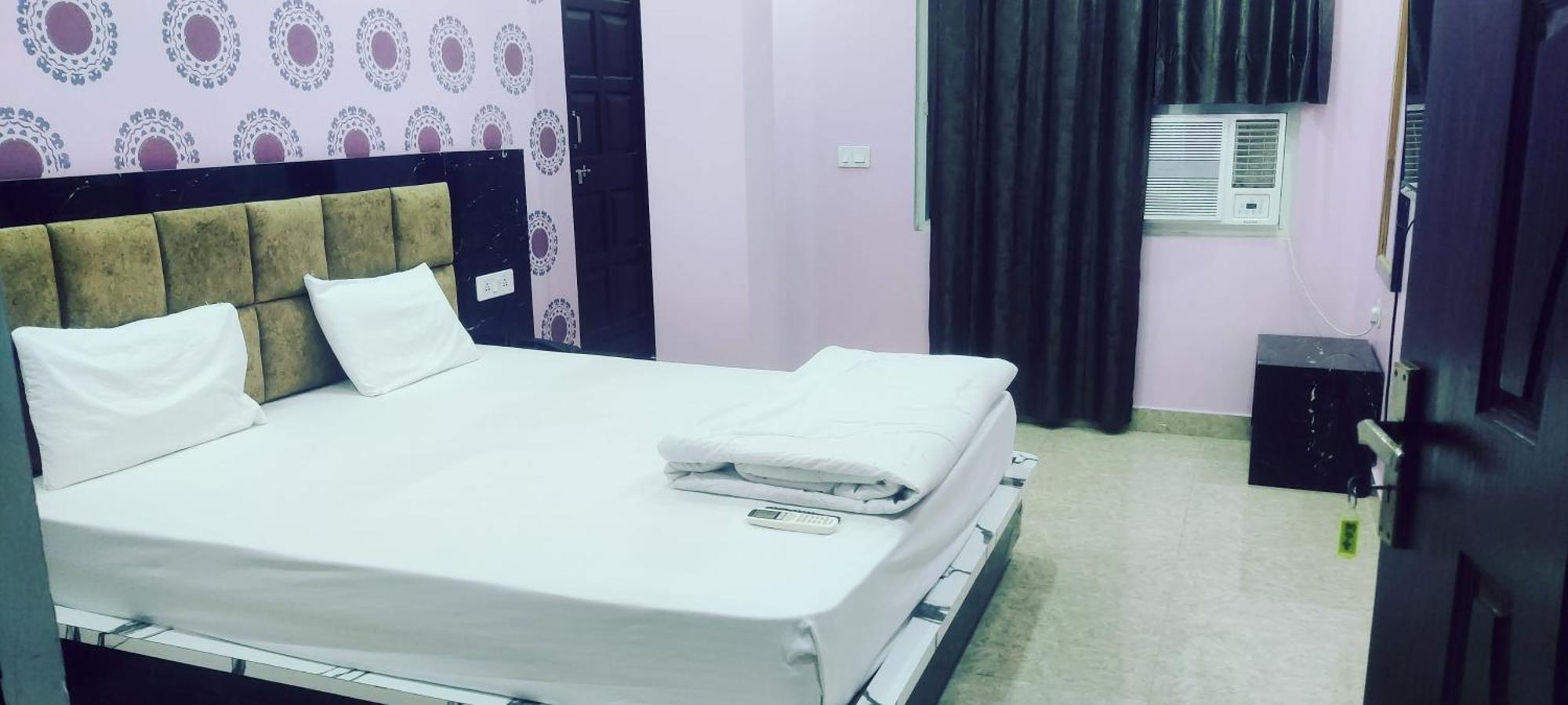 Raghubeer Temple Hotel Varanasi