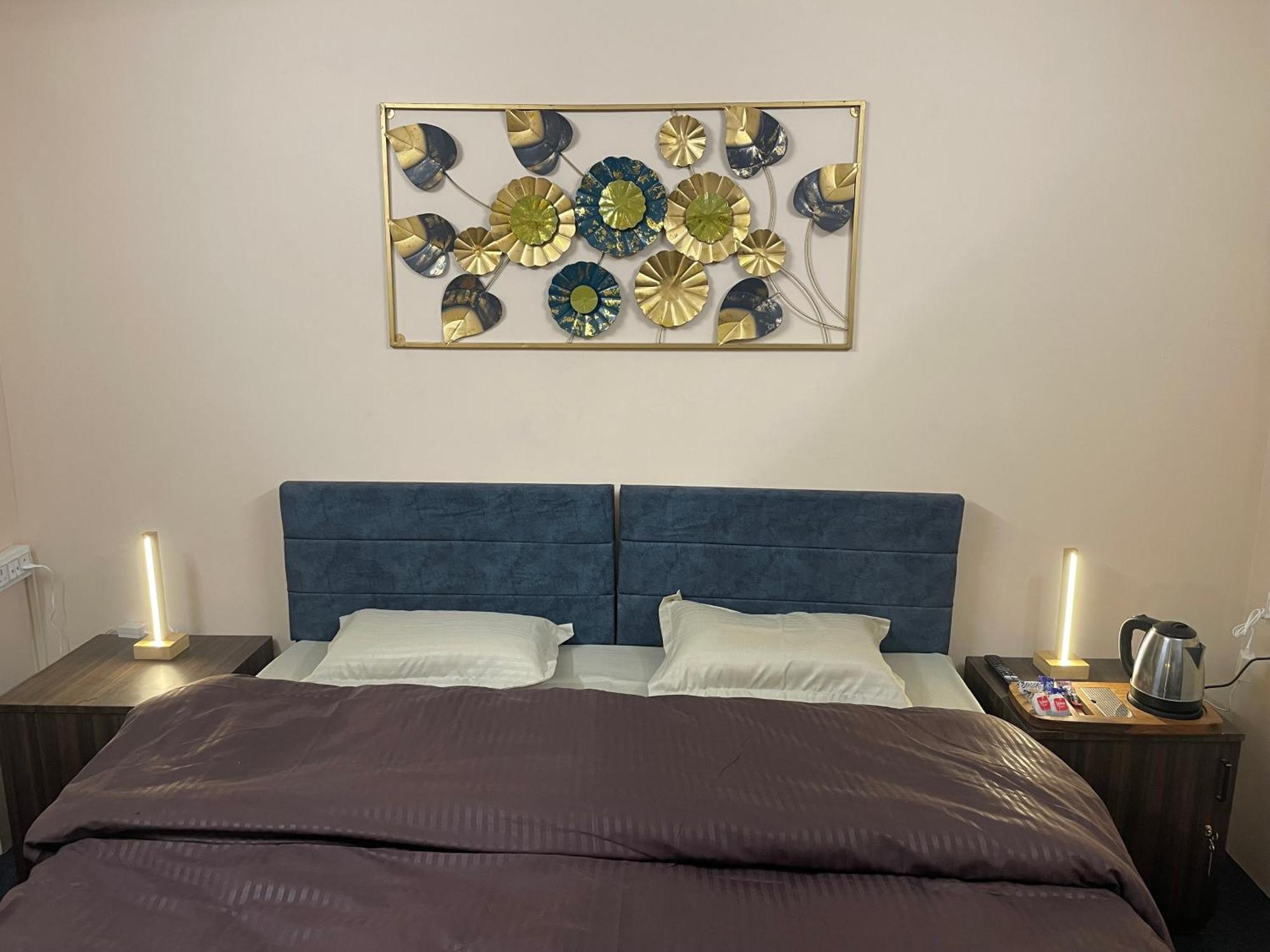 Kashi Awahan! Modern Themed Near Vishvanath Temple Bed & Breakfast