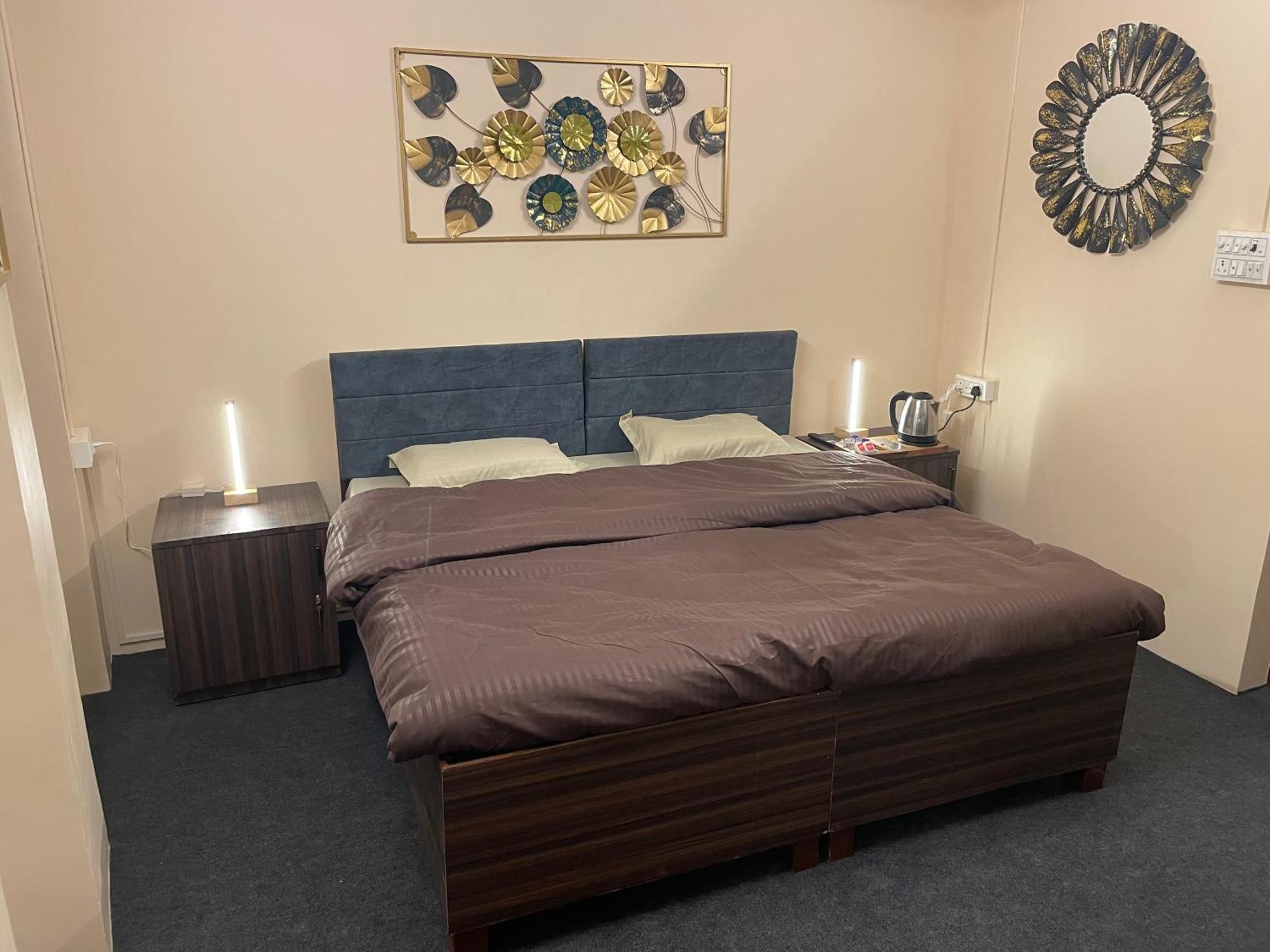 Kashi Awahan! Modern Themed Near Vishvanath Temple Bed & Breakfast Varanasi