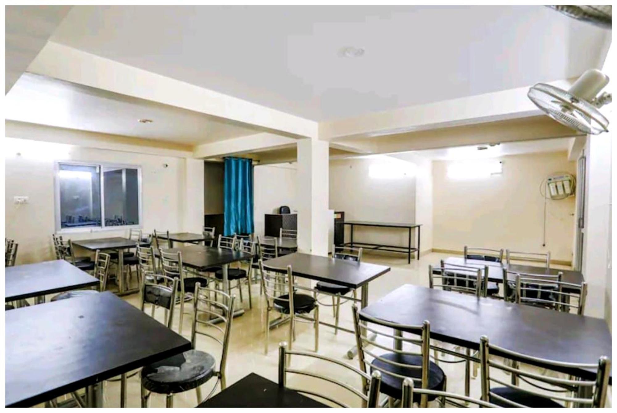 Hotel Luxuary Kashi Palace Heaven Near Kashi Vishwanath Temple - A Luxuary In 4*