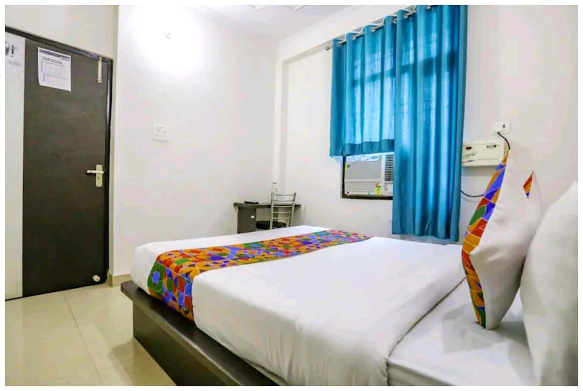 Luxuary Kashi Palace Heaven Near Kashi Vishwanath Temple - A Luxuary In Hotel Varanasi