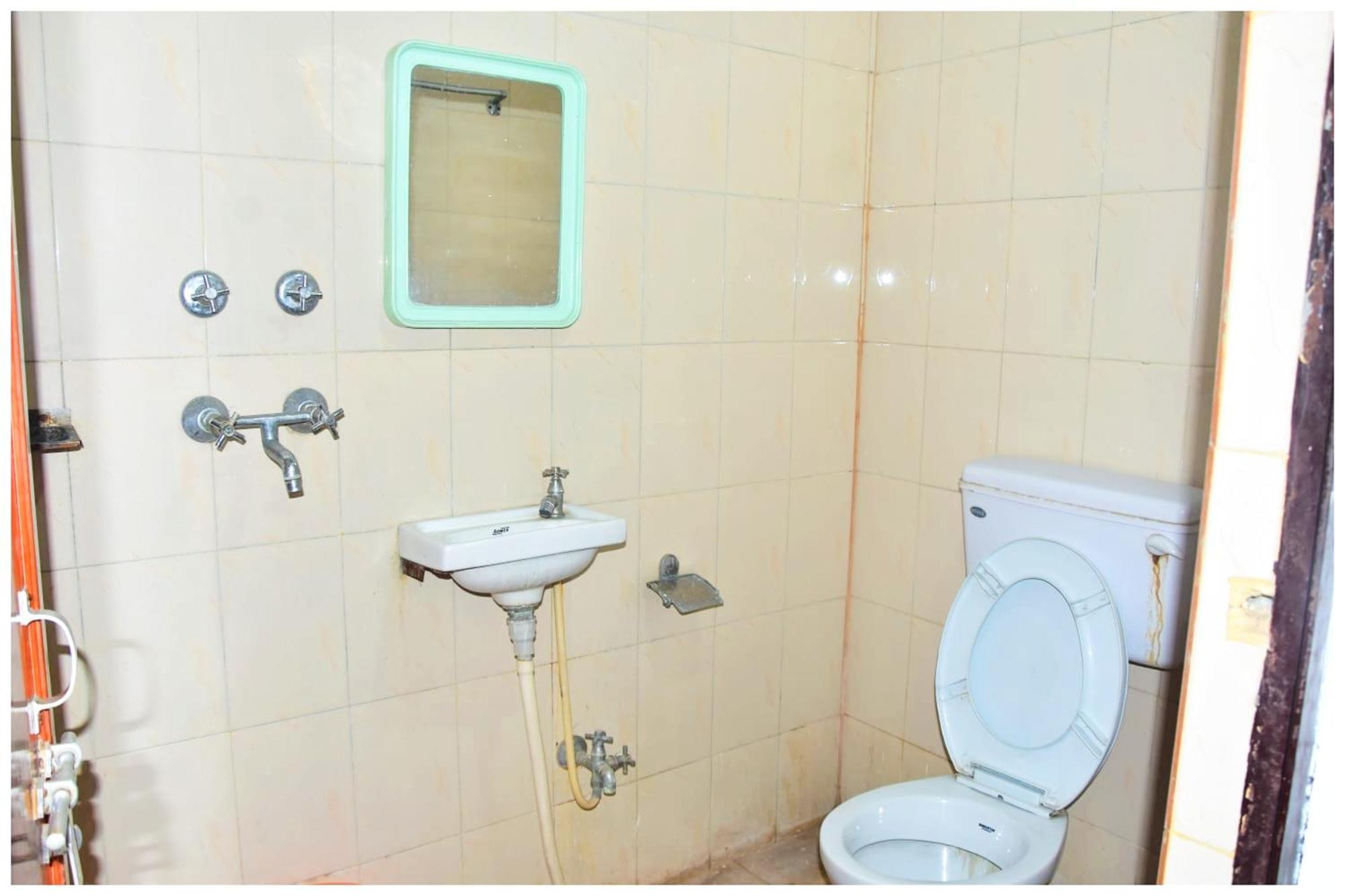 Hotel M-a-n-g-l-a Paying # Near Dashashwamedh Ghat And Kashi Vishwanath Temple - A Premium In Varanasi