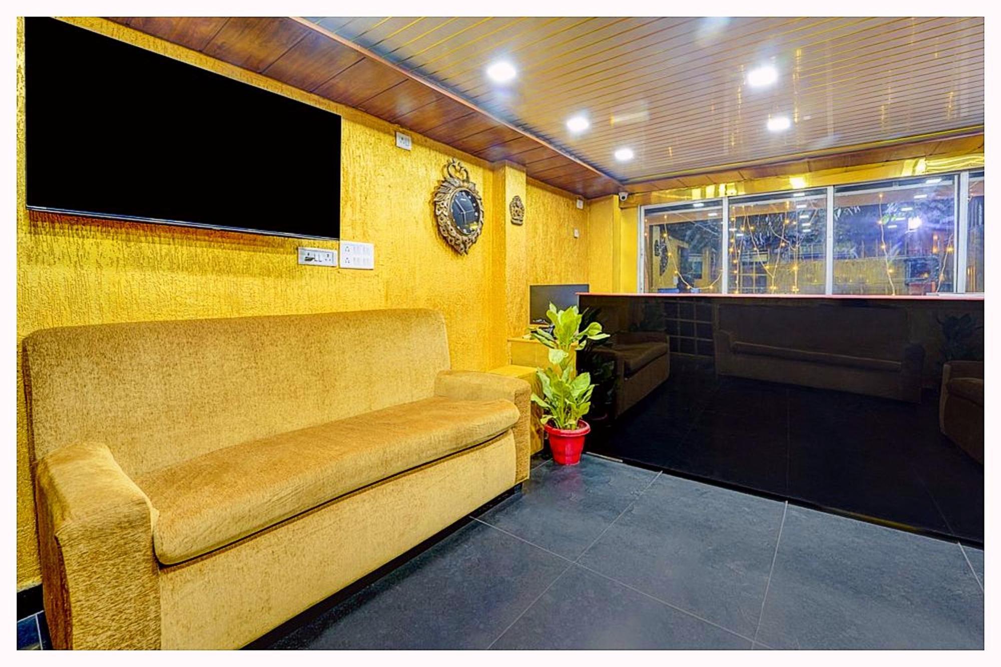 Hotel Pv Luxuary Near Kashi Vishwanath Temple - A Luxuary In Varanasi