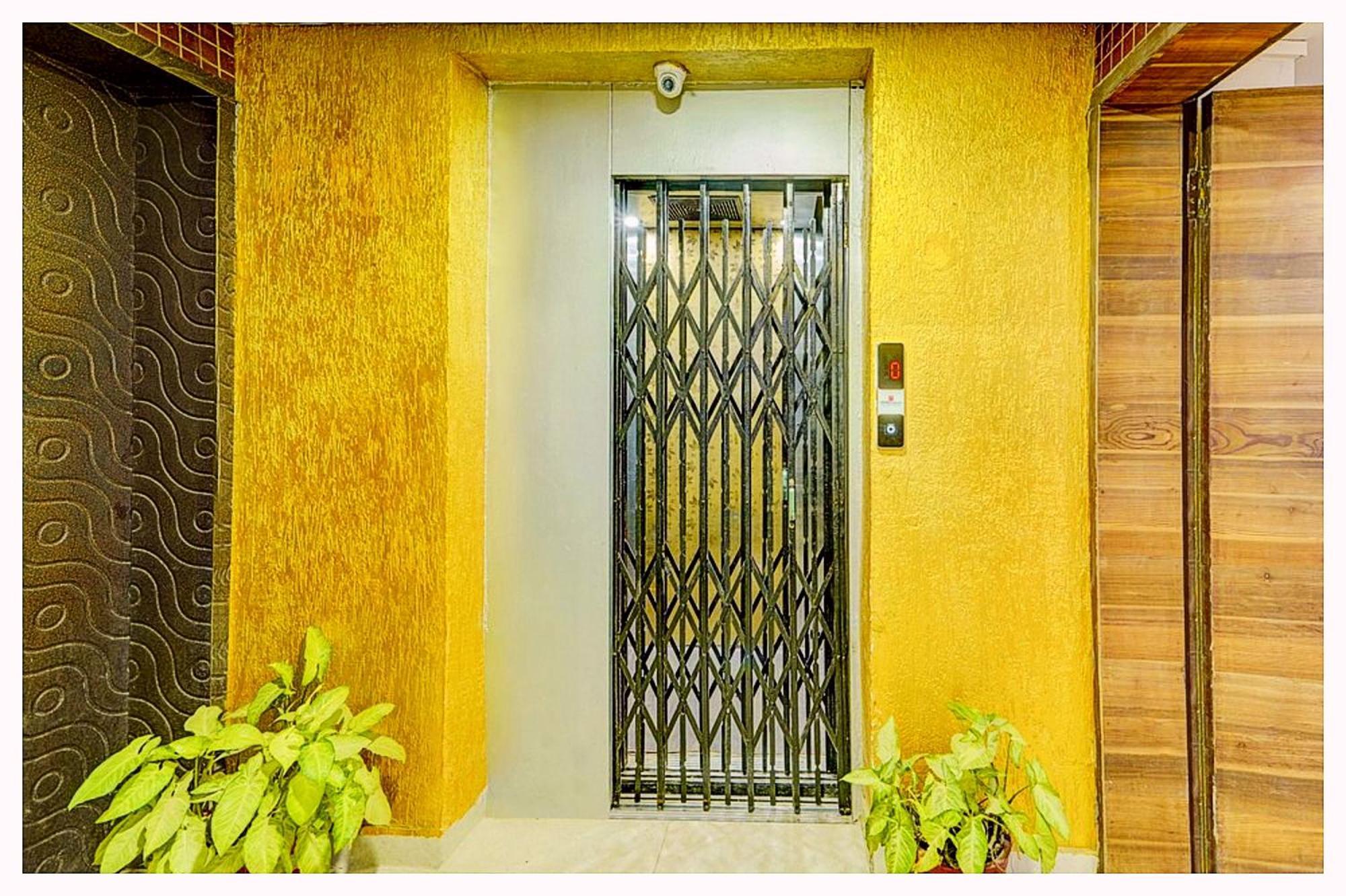 Pv Luxuary Near Kashi Vishwanath Temple - A Luxuary In Hotel Varanasi