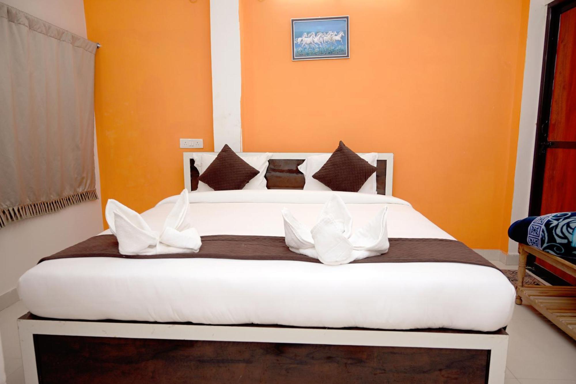 R P Residency Homestay *