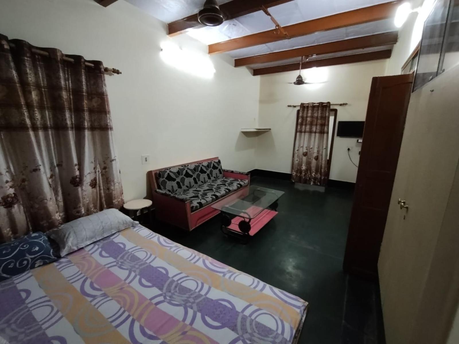 Heritage At Old Near Holy Ganges Guest house