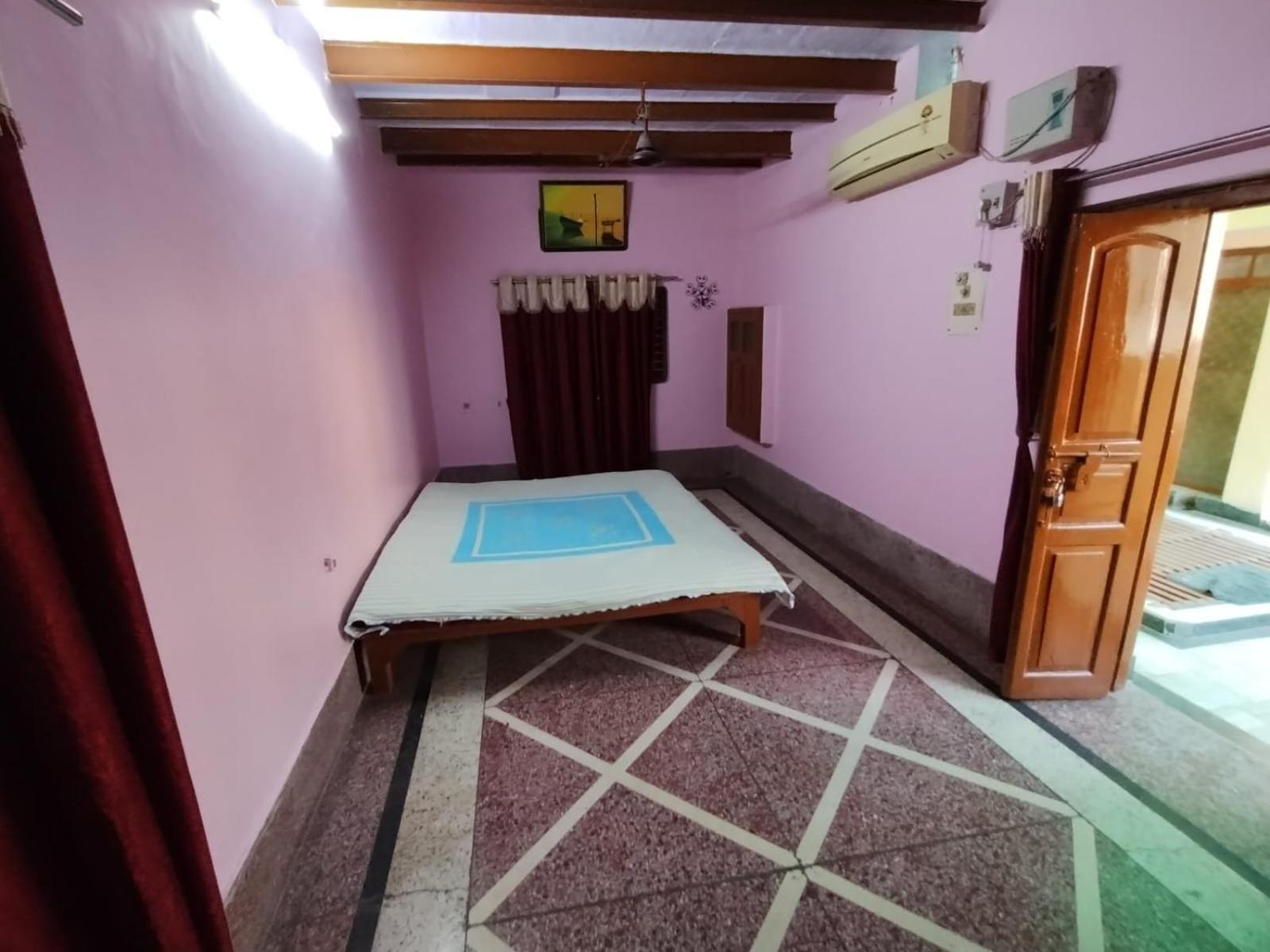 Guest house Heritage At Old Near Holy Ganges Varanasi