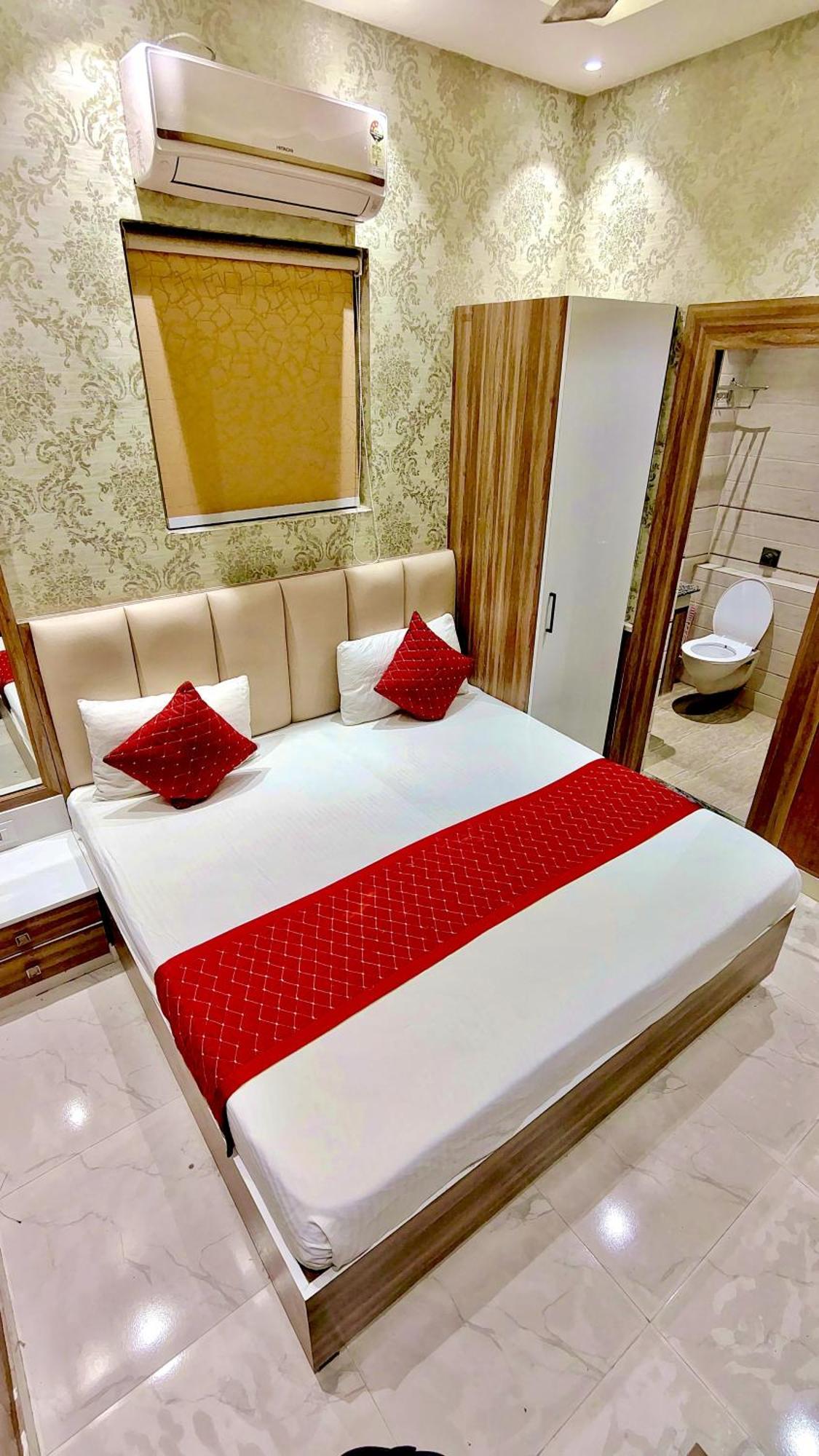 Love hotel Iconic Varanasi