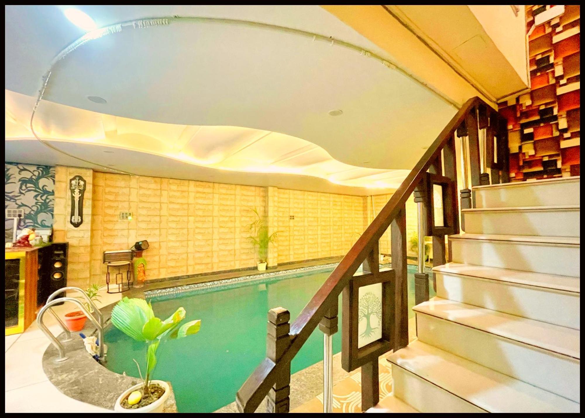 Hotel Sivi - Residency Near Kashi Vishwanath Temple - Swimming Pool -free Public Parking And Wifi Facilities - A Premium In 4*