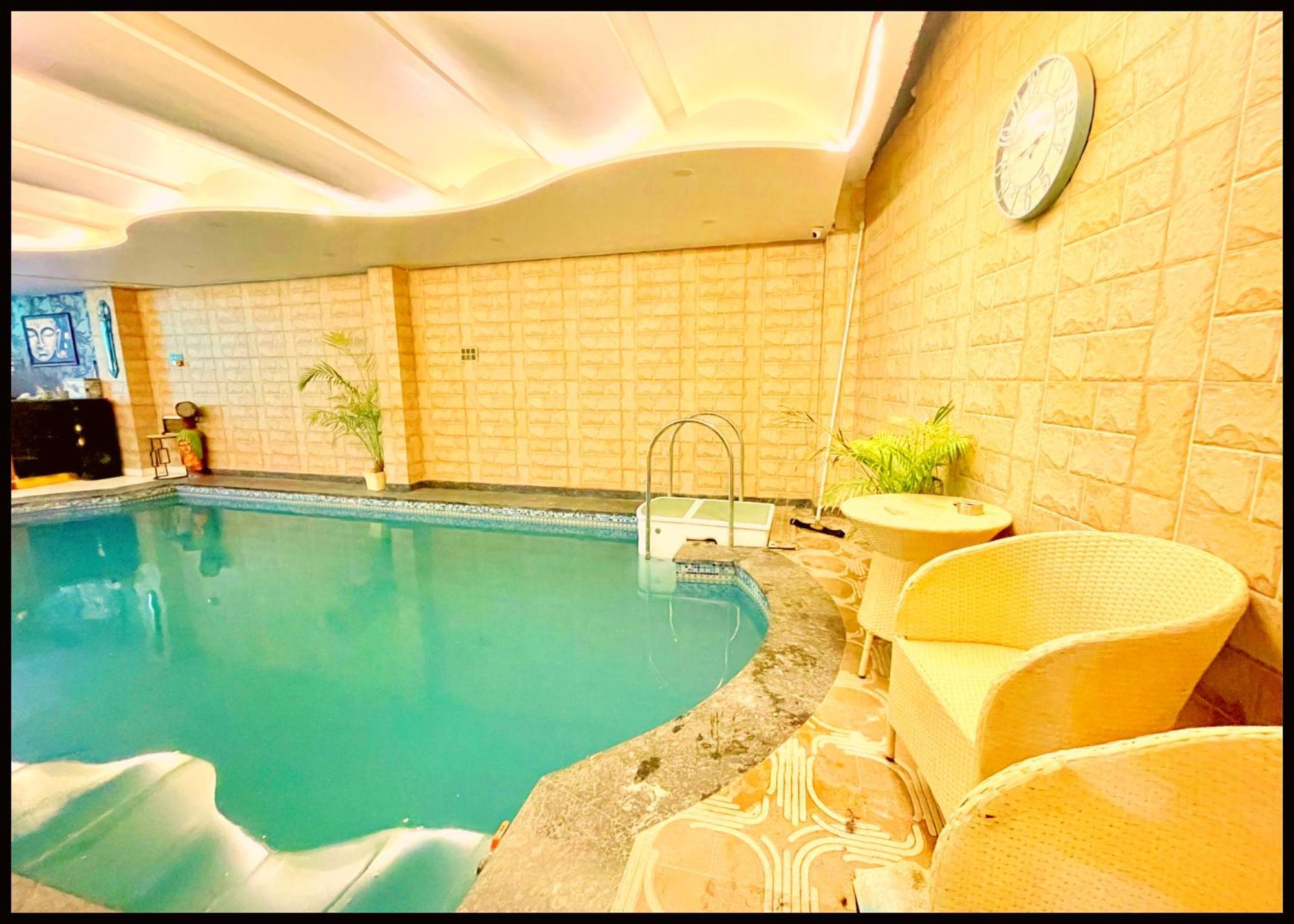 Hotel Sivi - Residency Near Kashi Vishwanath Temple - Swimming Pool -free Public Parking And Wifi Facilities - A Premium In