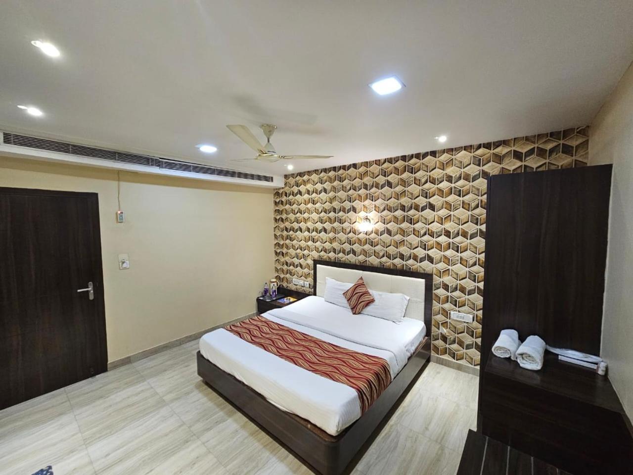 Royal Hotel 3*