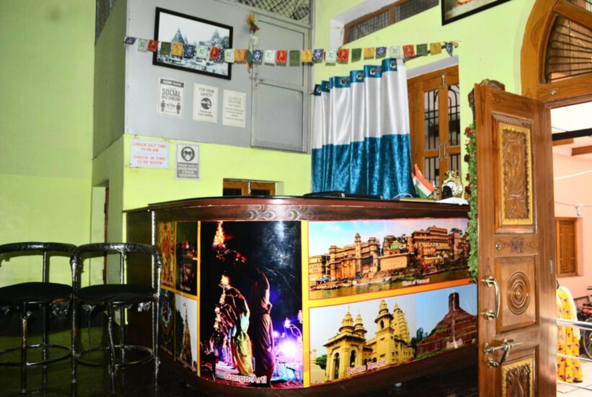 Hotel Hr Guest House Varanasi - 5 Minutes Walking From Kashi Vishwanath Temple And Ganga Arti Ghat - Fully Air Conditioned - Wi-Fi - Room Service - Well Maintained And Spacious Room - Best Seller In Varanasi Hotel Varanasi