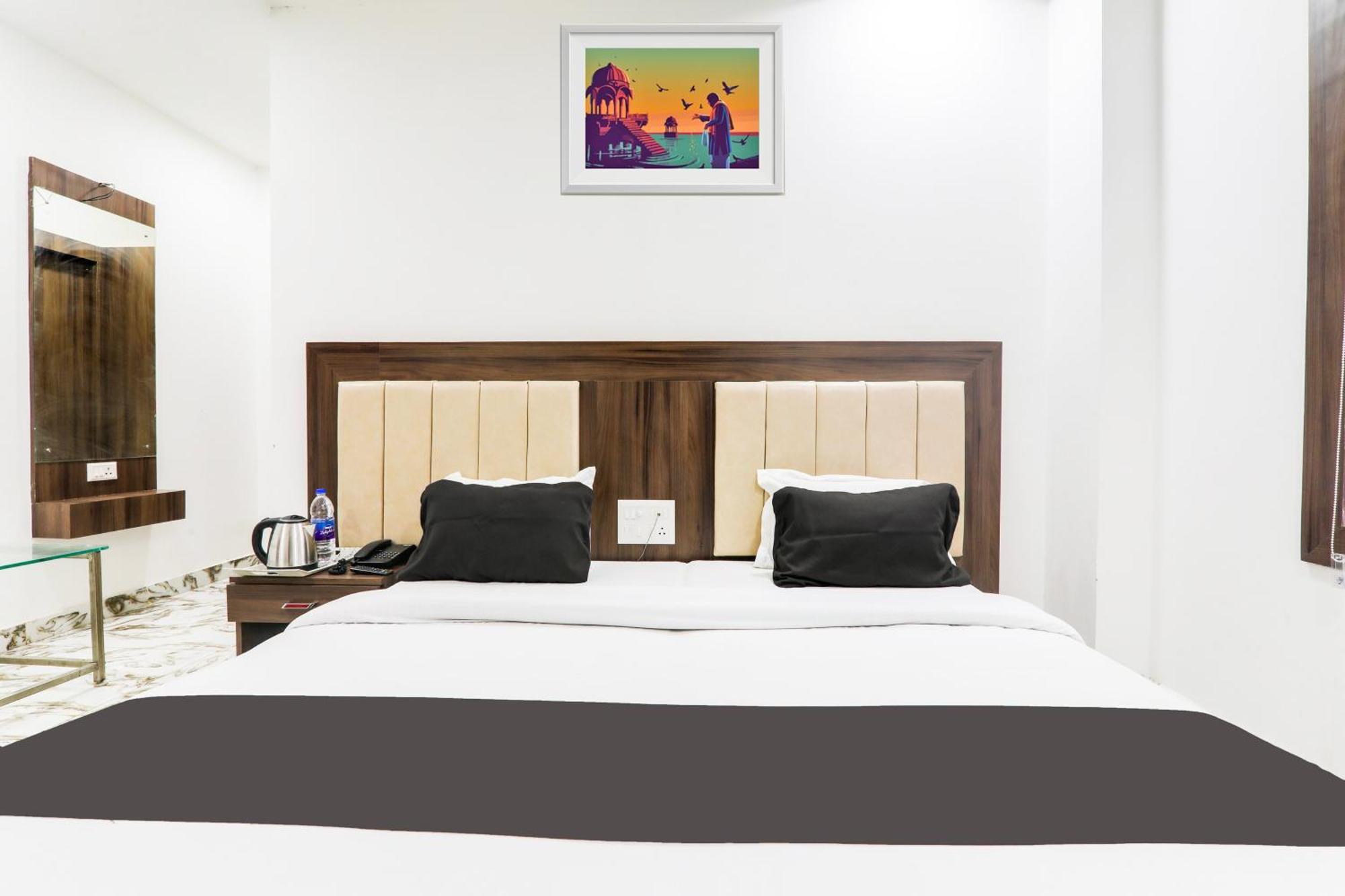 Hotel O Mahaveer Palace
