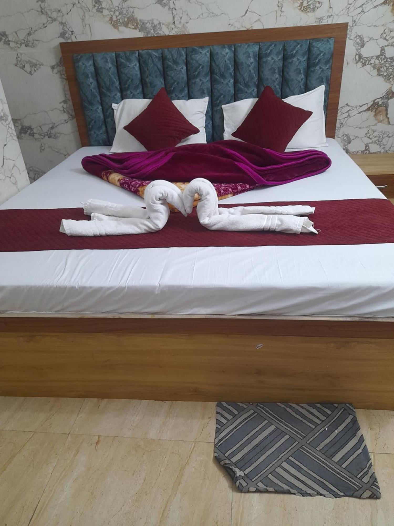 R K Residency Guest house Varanasi