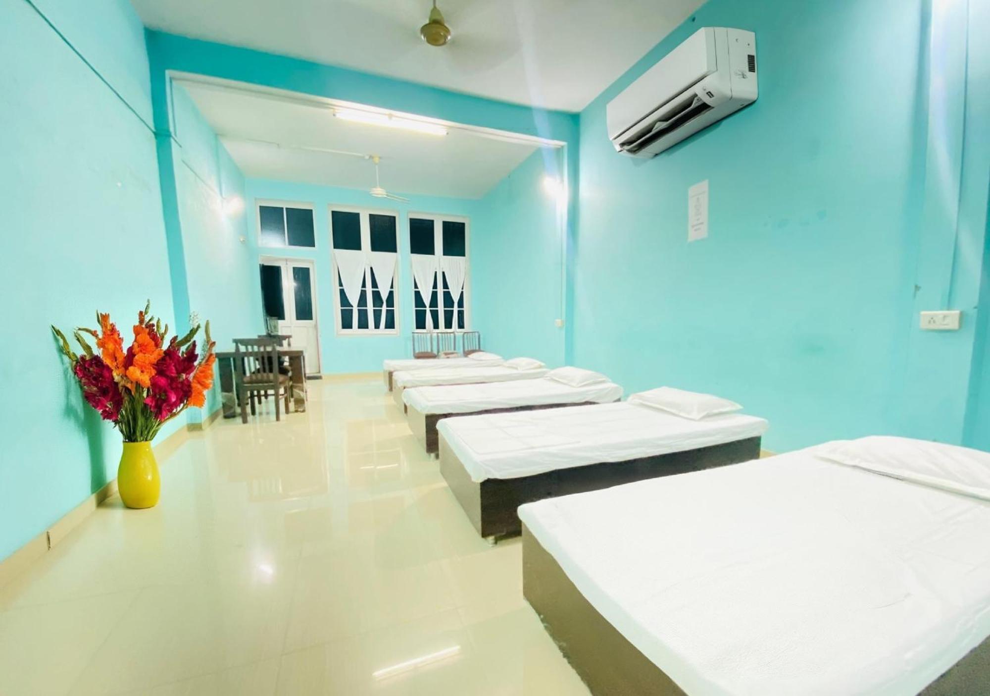 Guest house Kh Residency Near Kashi Vishwanth Temple *