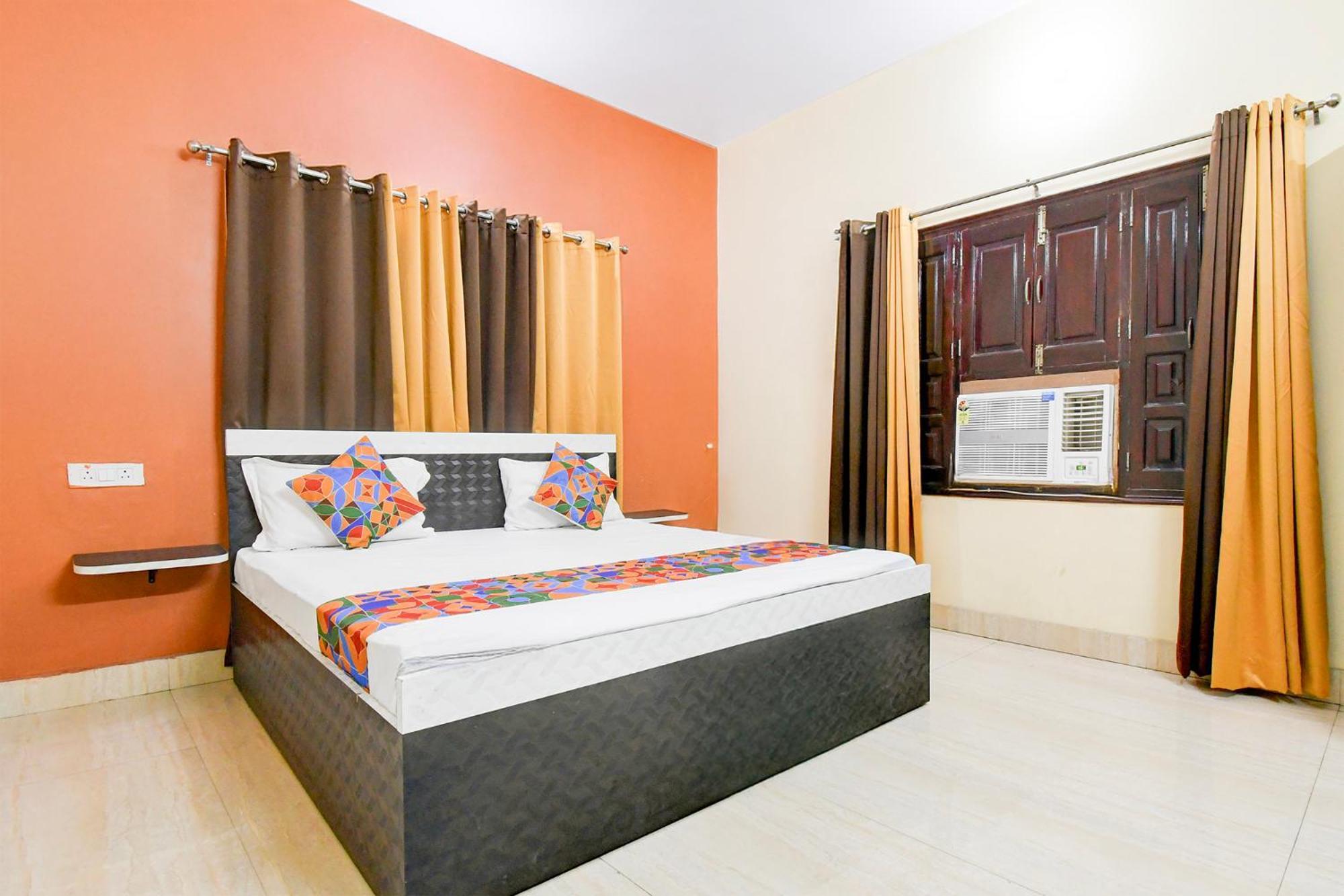 Hotel Fabhotel Rb Palace