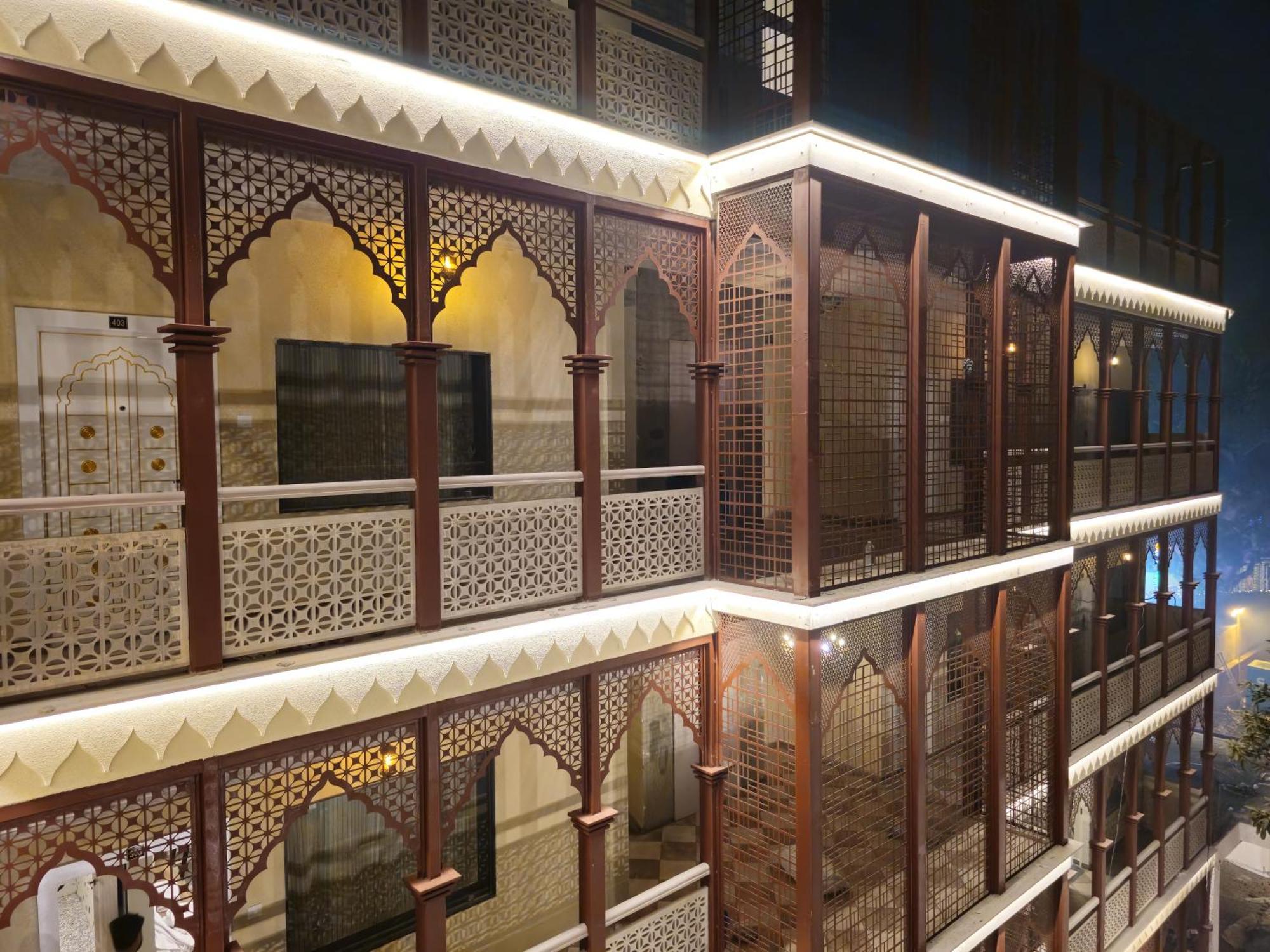 Hotel Aam Bagh Banaras 4*