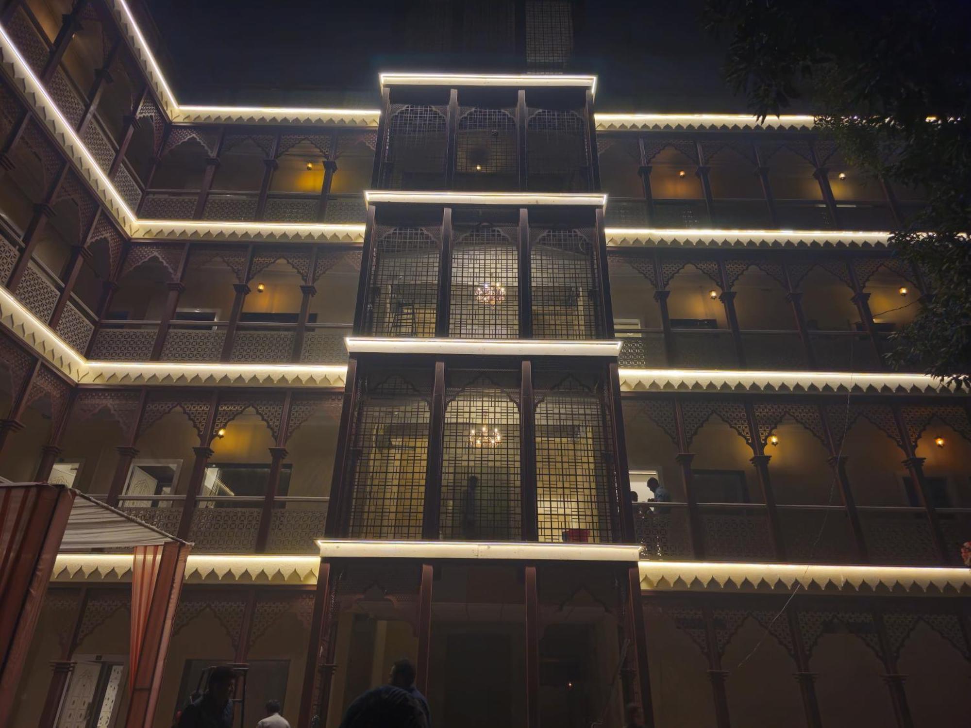 Aam Bagh Banaras 4*