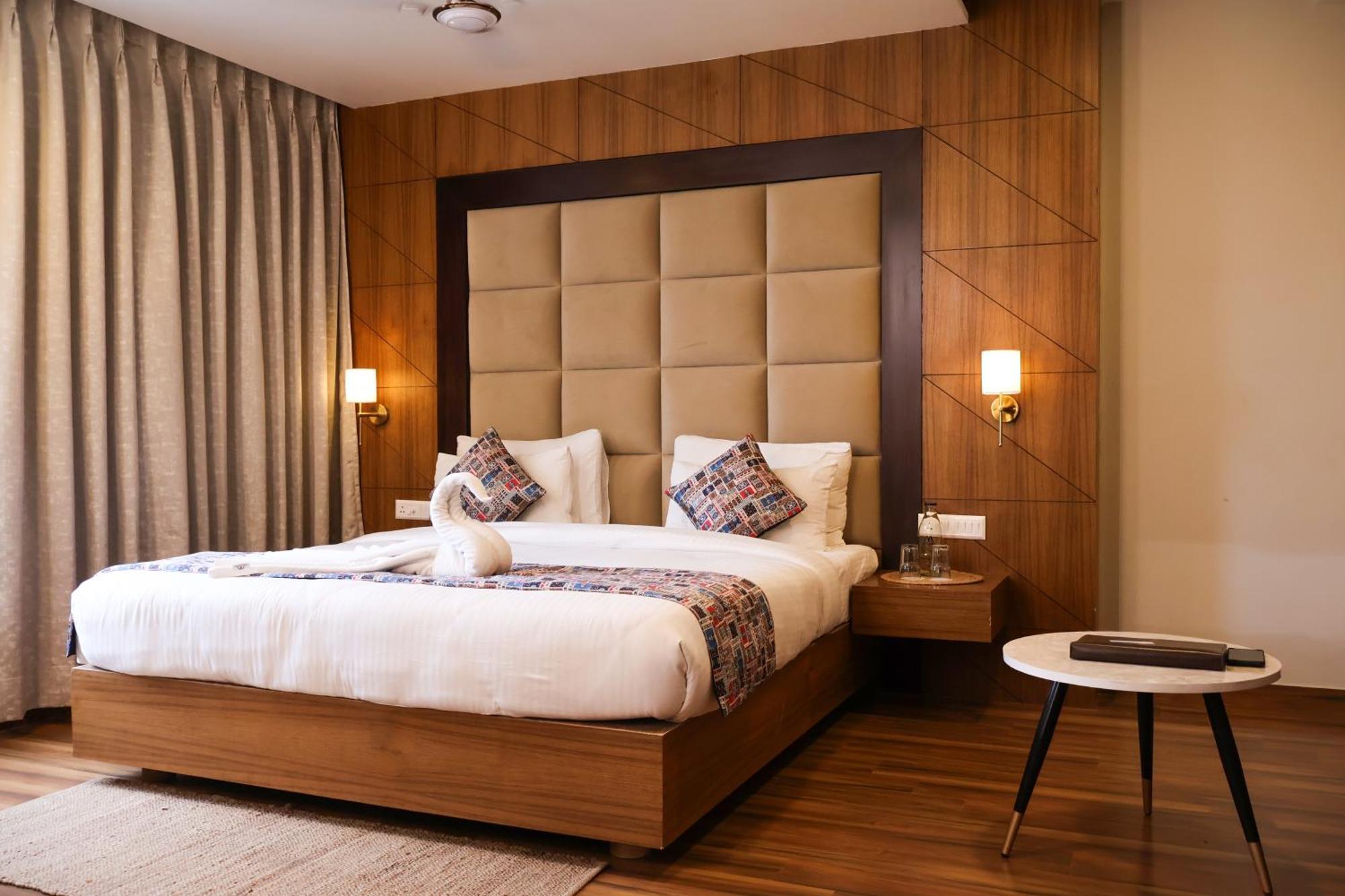 Hhw Buddha Lineage Hotel Varanasi